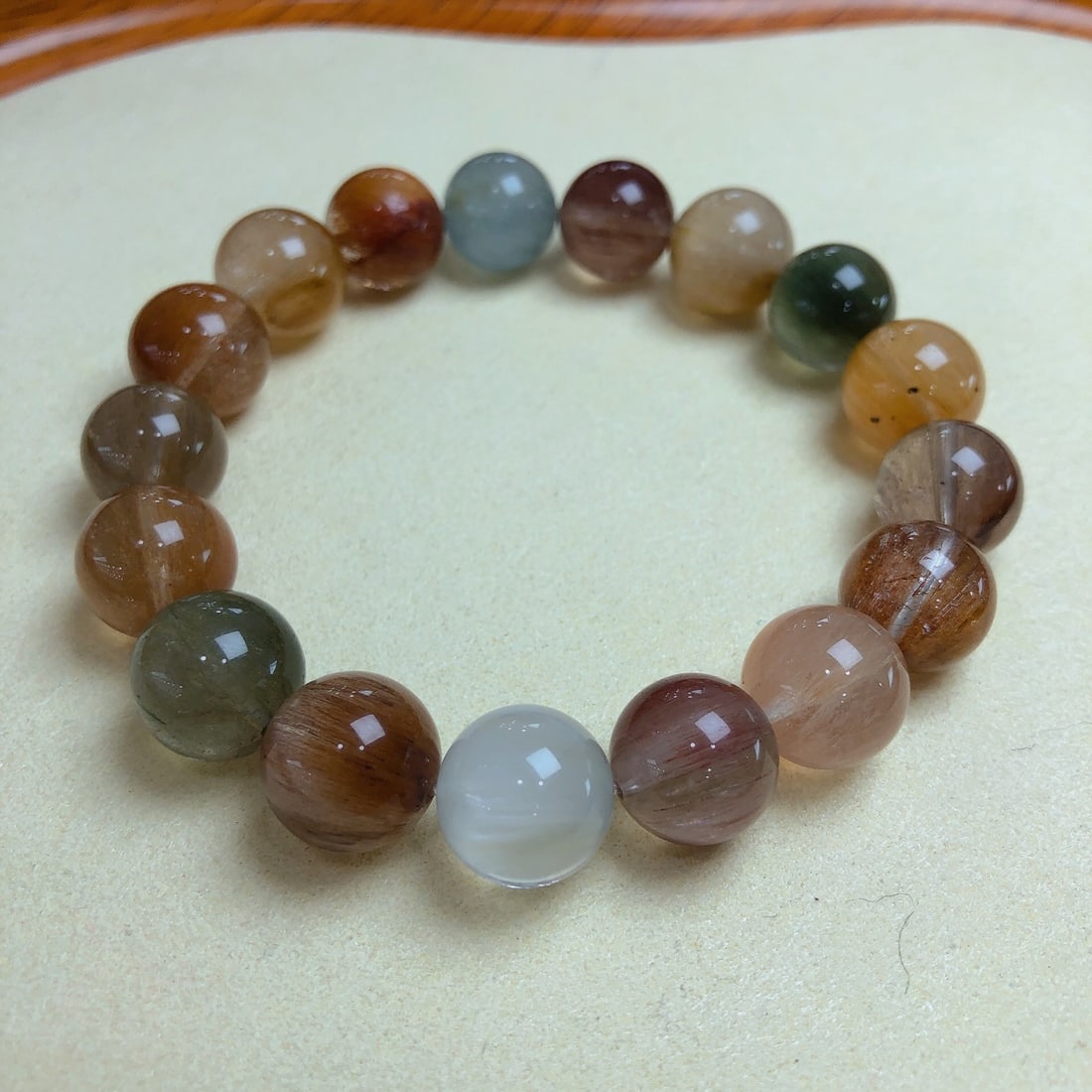 An Exquisite Crystal Bracelets - 10