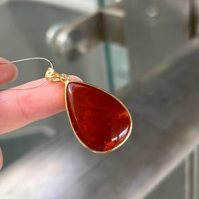 An Exquisite Sterling Silver-Gold Plated Inlaid Agate Pendant