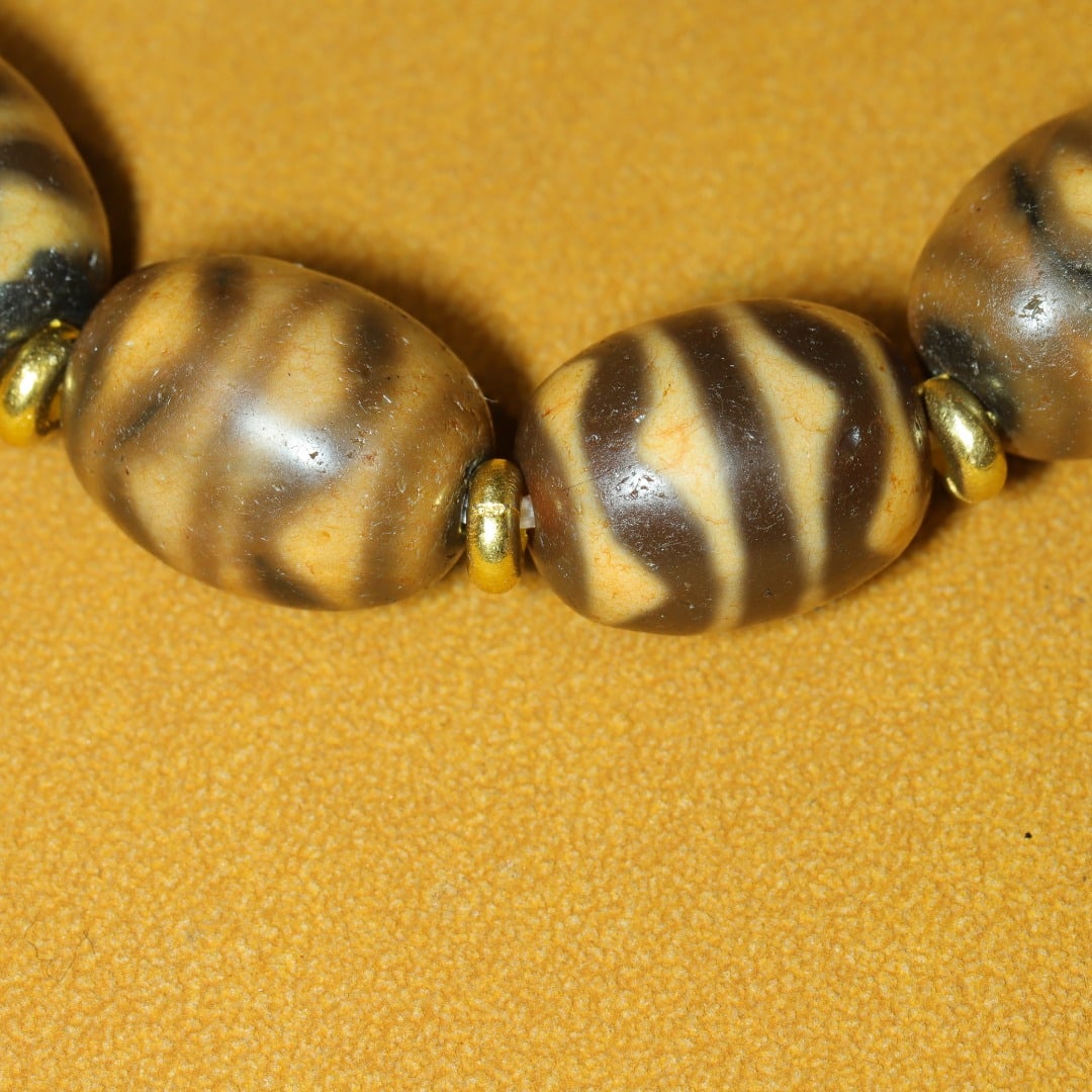 An Exquisite Dzi Bead Bracelets - 6