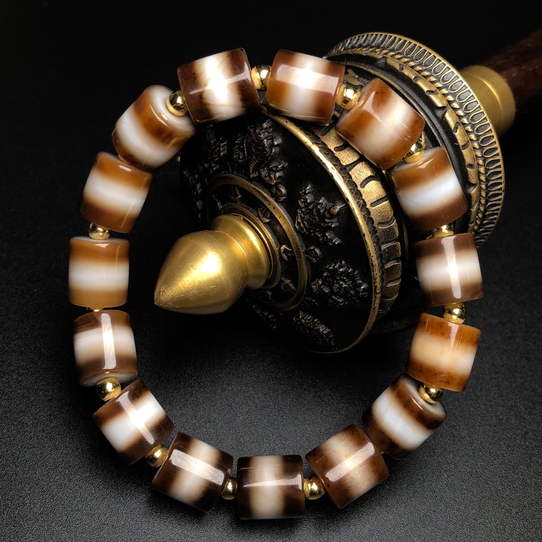 An Exquisite Agate Bracelets - 2