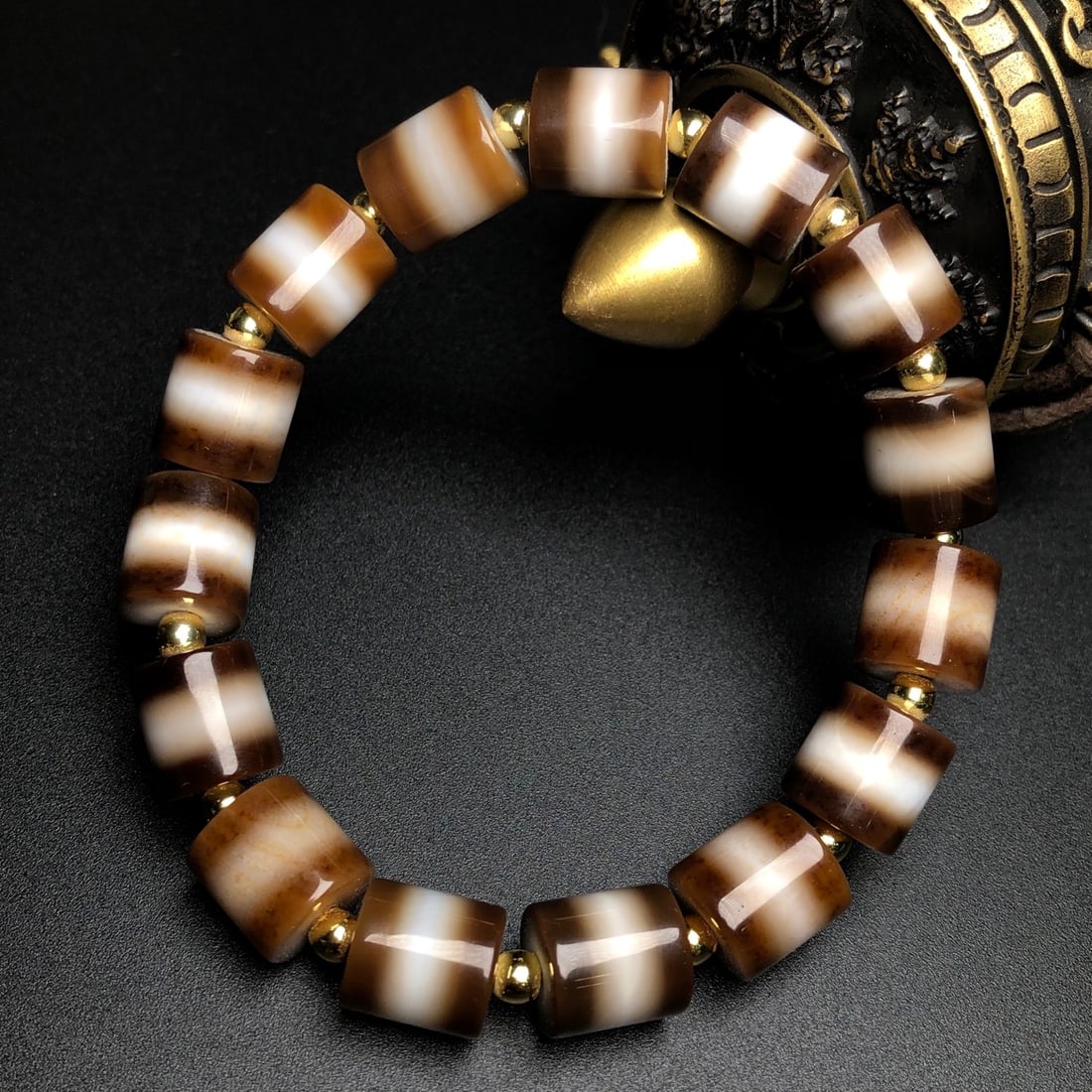 An Exquisite Agate Bracelets - 3