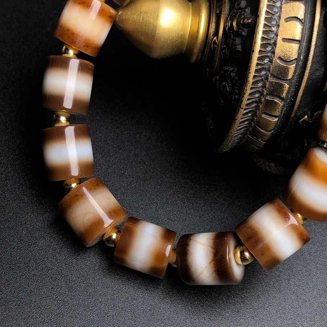 An Exquisite Agate Bracelets - 7