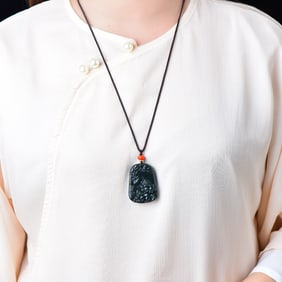 An Exquisite Sapphire Auspicious Beast Pattern Pendant