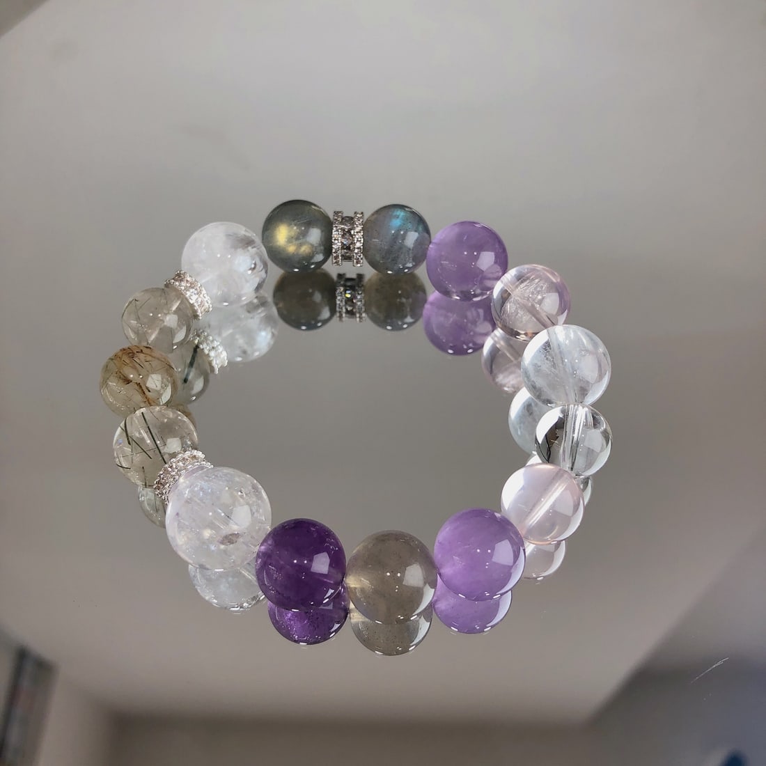 An Exquisite Crystal Bracelets - 10