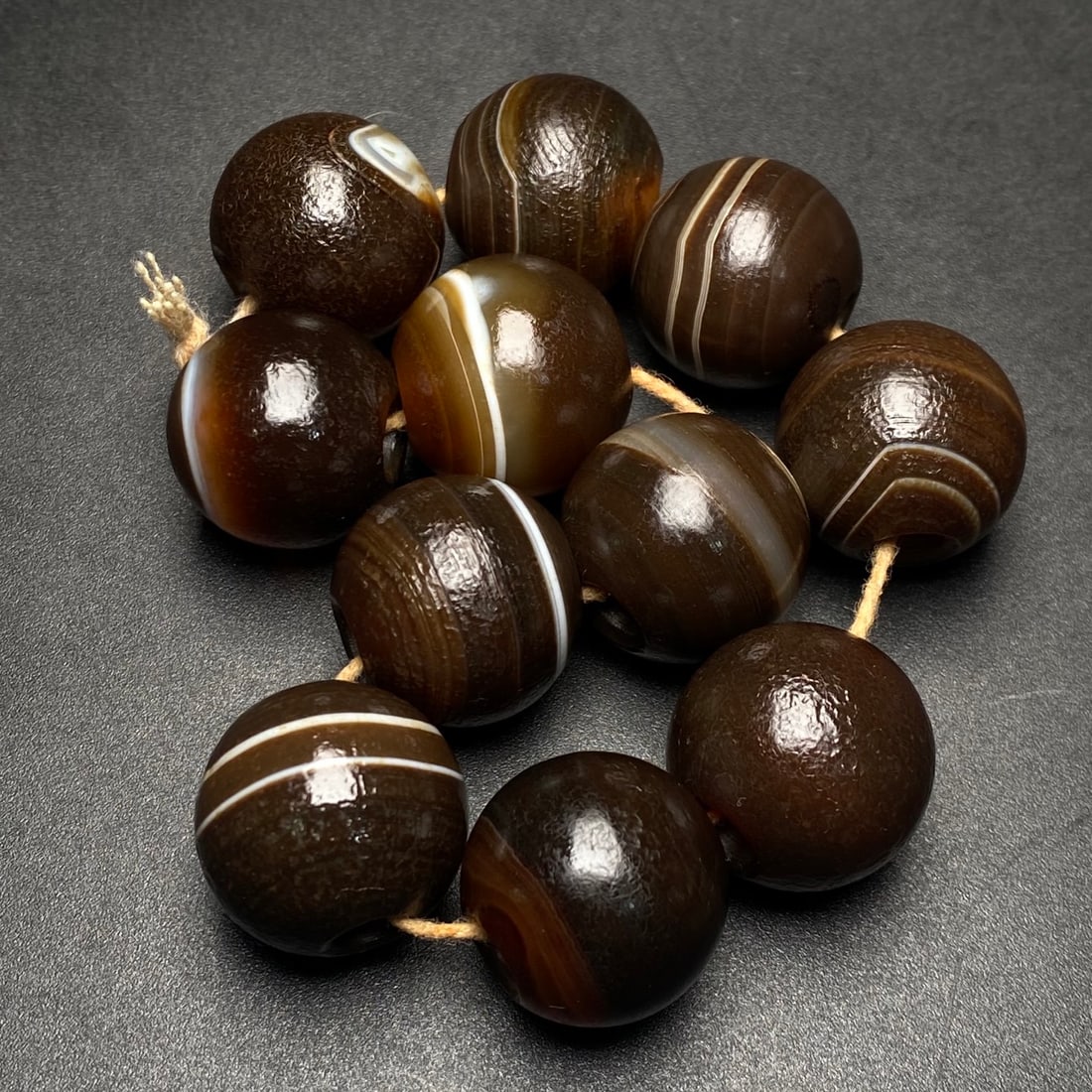 An Exquisite Agate Bracelets - 2