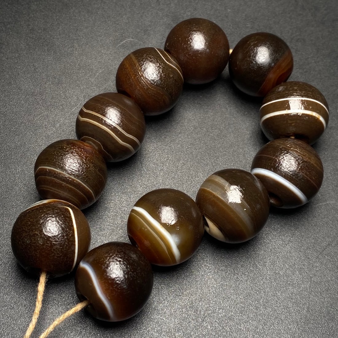 An Exquisite Agate Bracelets - 3