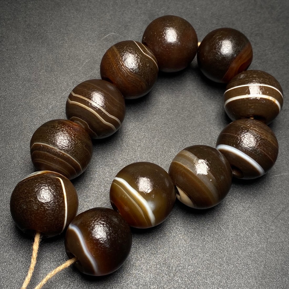 An Exquisite Agate Bracelets - 6