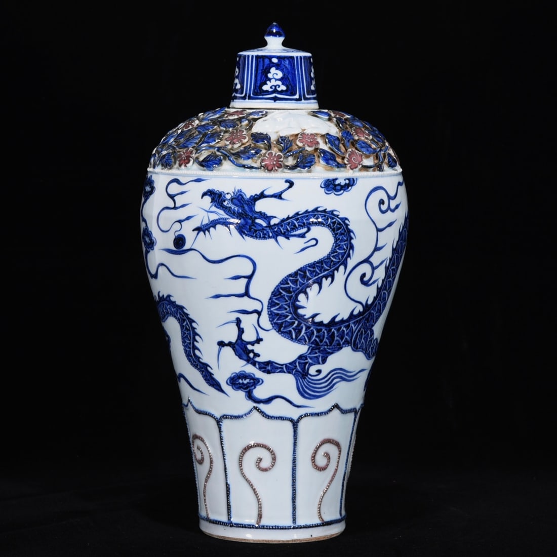 A Rare Blue and White Underglaze-Red Auspicious Cloud and Dragon Pattern Vase (1 of 9)