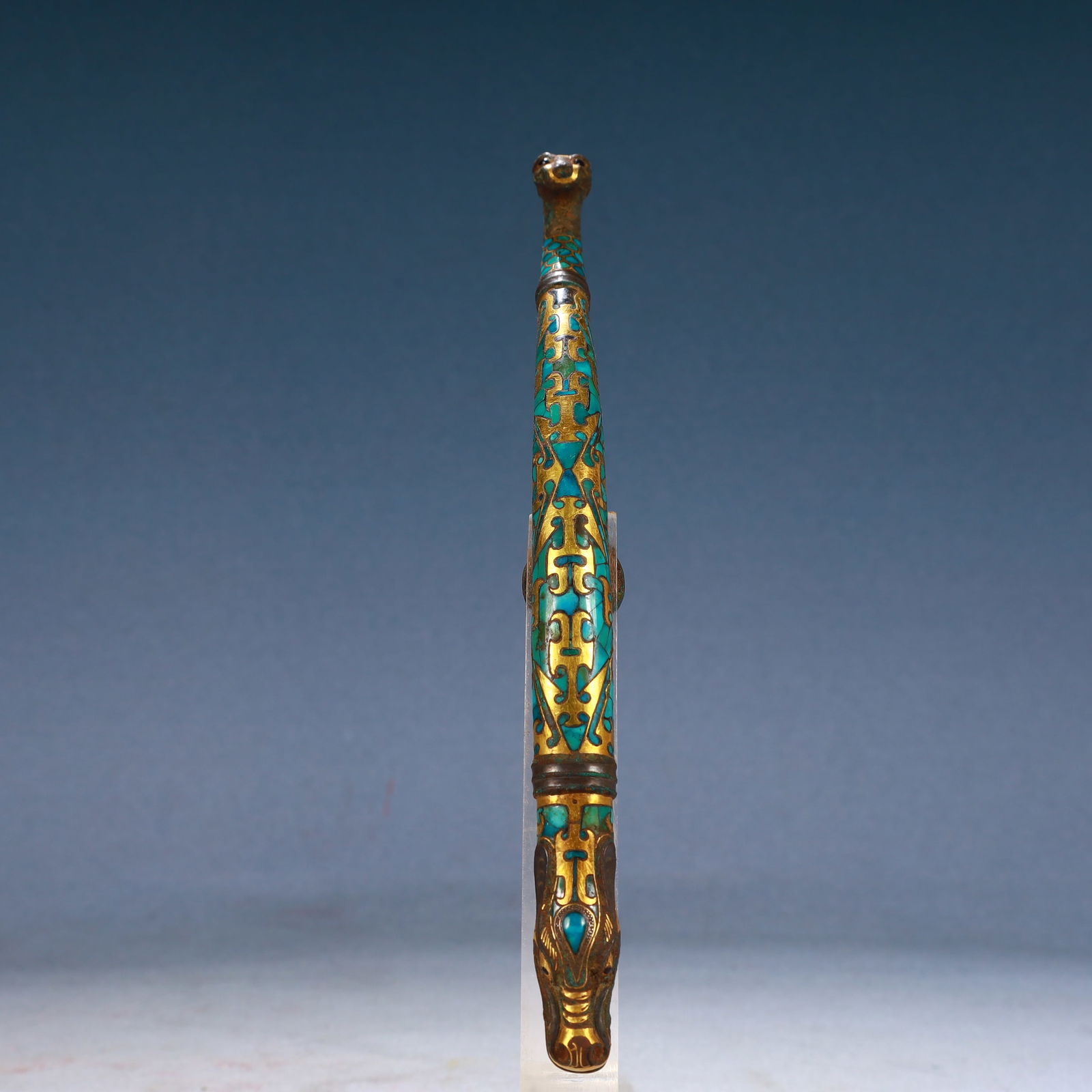 An Archaic Bronze Inlaid Gold Beast-head Hook,Inlaid Turquoise: An Archaic Bronze Inlaid Gold Beast-head Hook,Inlaid Turquoise,Qing Dynasty, China,Size:8.7inx0.6inx0.8in,Weight:250g 