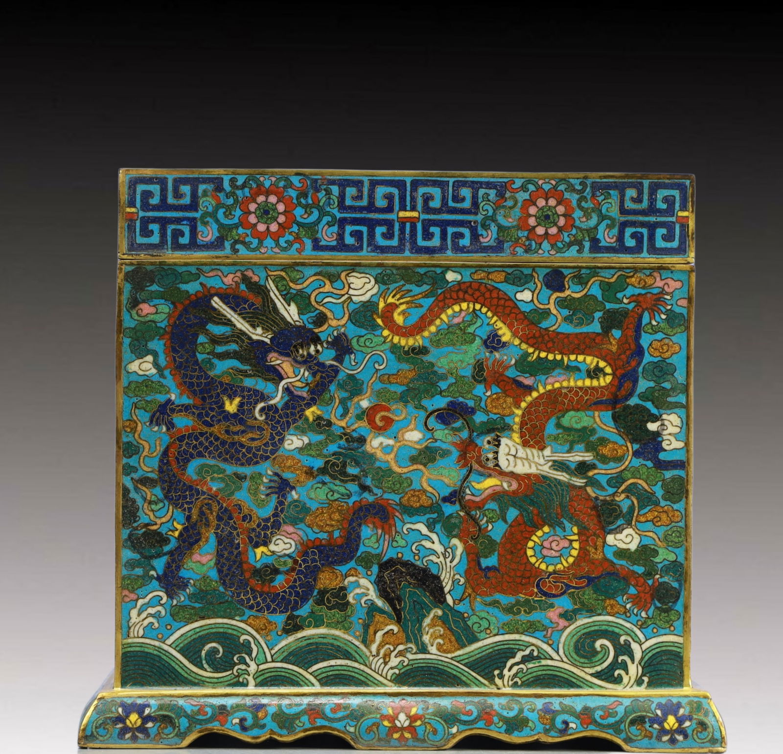 An Exquisite Cloisonne Dragon Pattern Box (1 of 7)