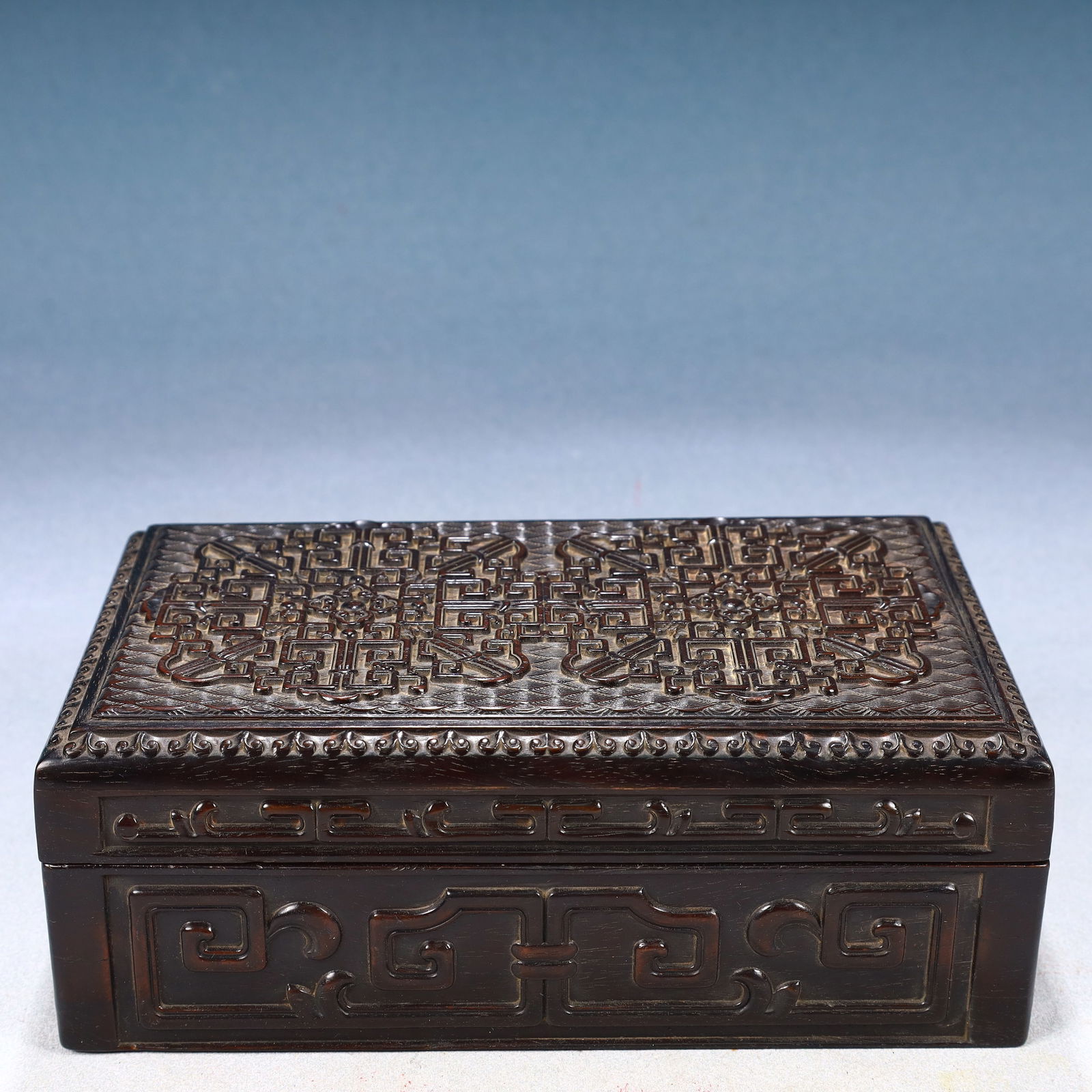 An Exquisite Zitanwood Seawater and Flower Pattern Cover Box (1 of 7)