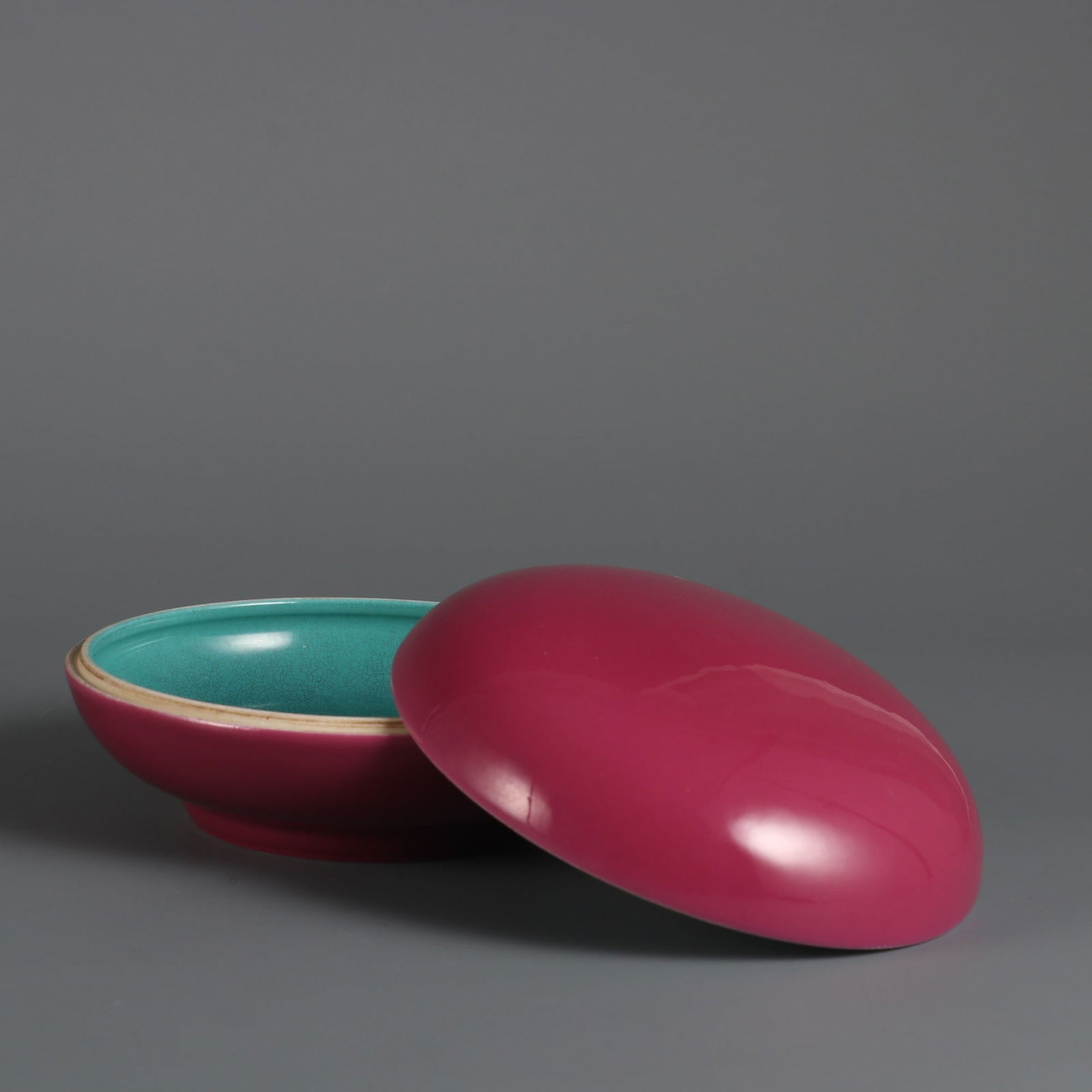 An Exquisite Ruby Red-Glazed Cover Box - 4