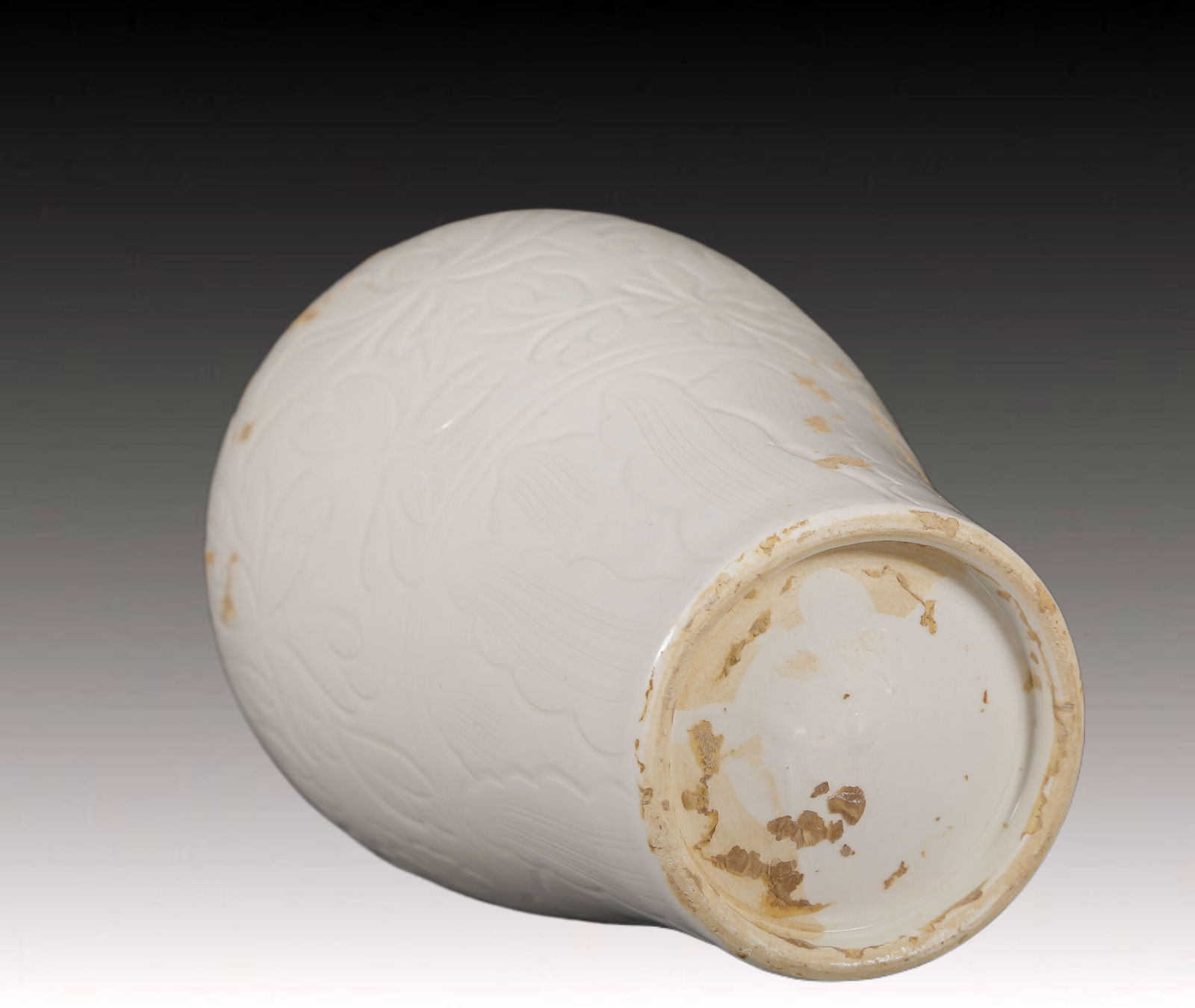 An Exquisite Ding yao Flower Pattern Vase - 10