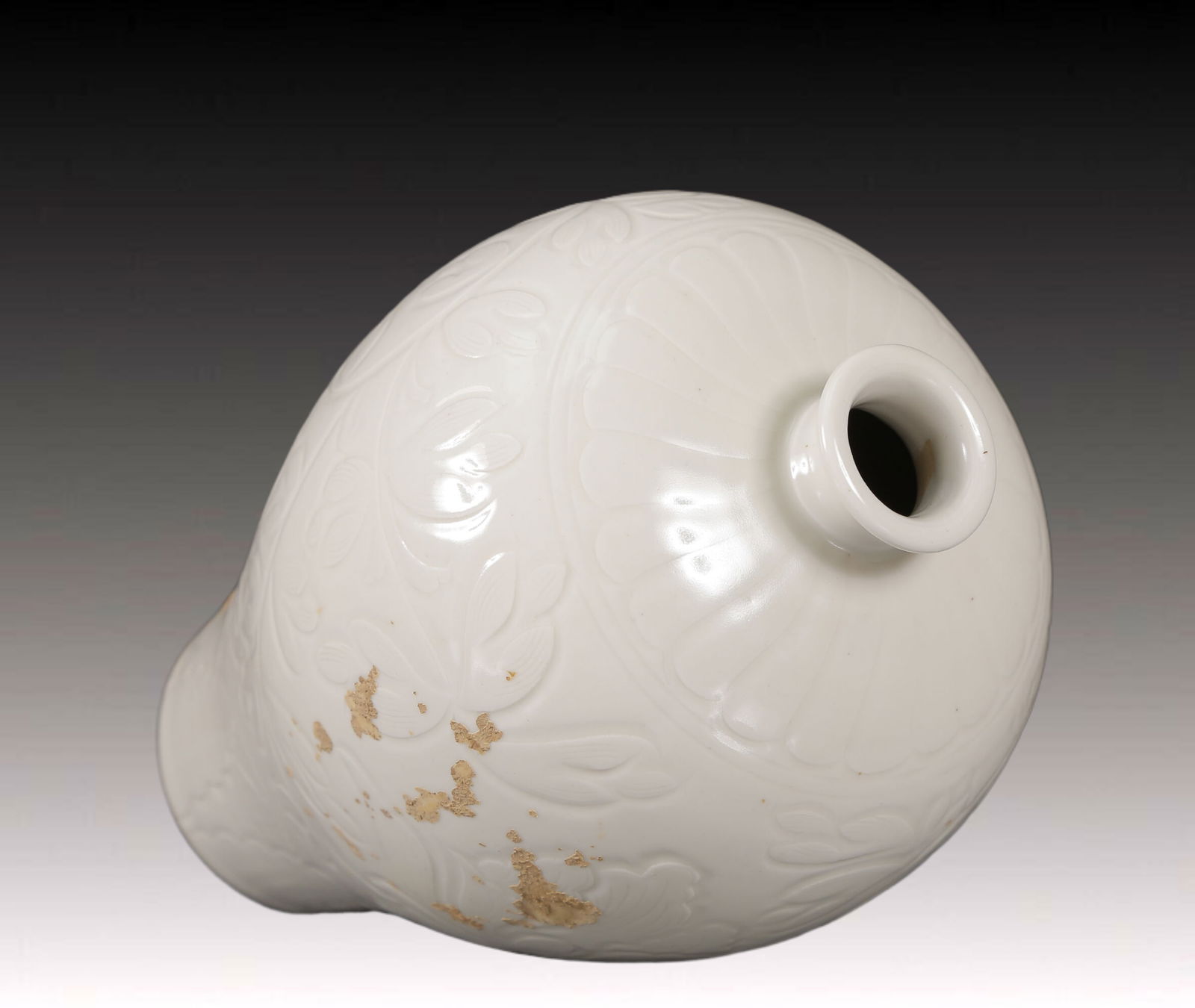 An Exquisite Ding yao Flower Pattern Vase - 9