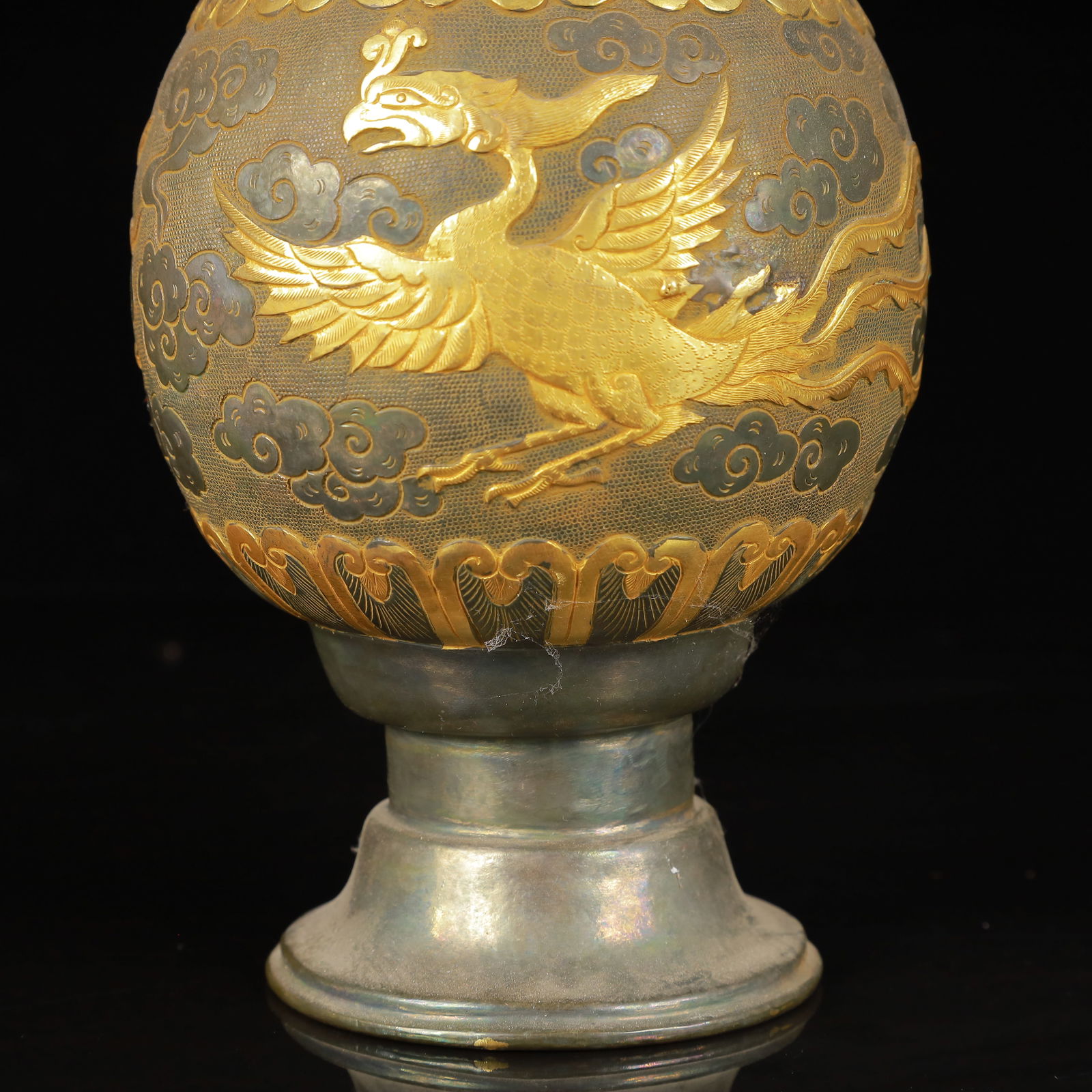 An Exquisite Gilt Silver Phoenix Pattern Vase - 4