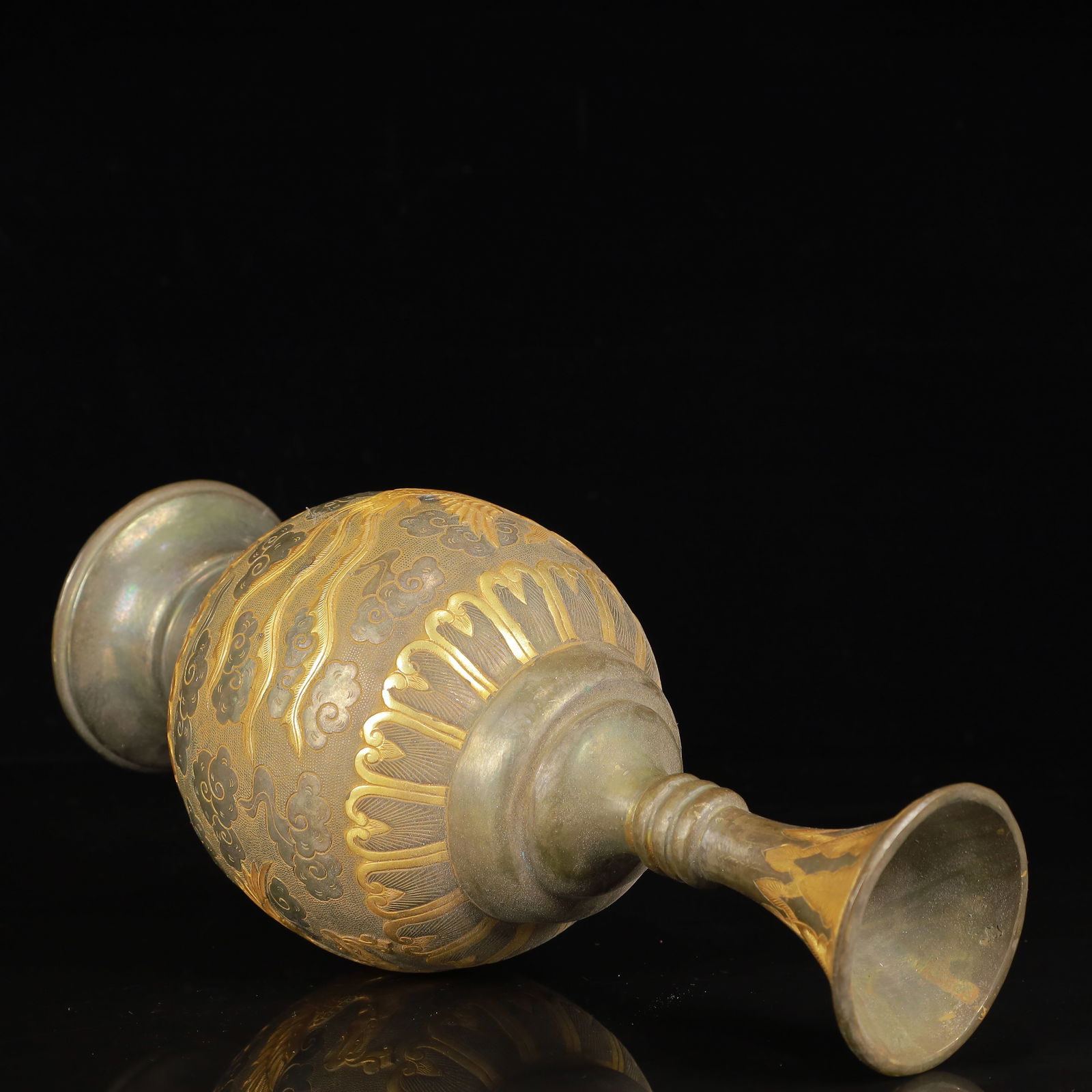 An Exquisite Gilt Silver Phoenix Pattern Vase - 9