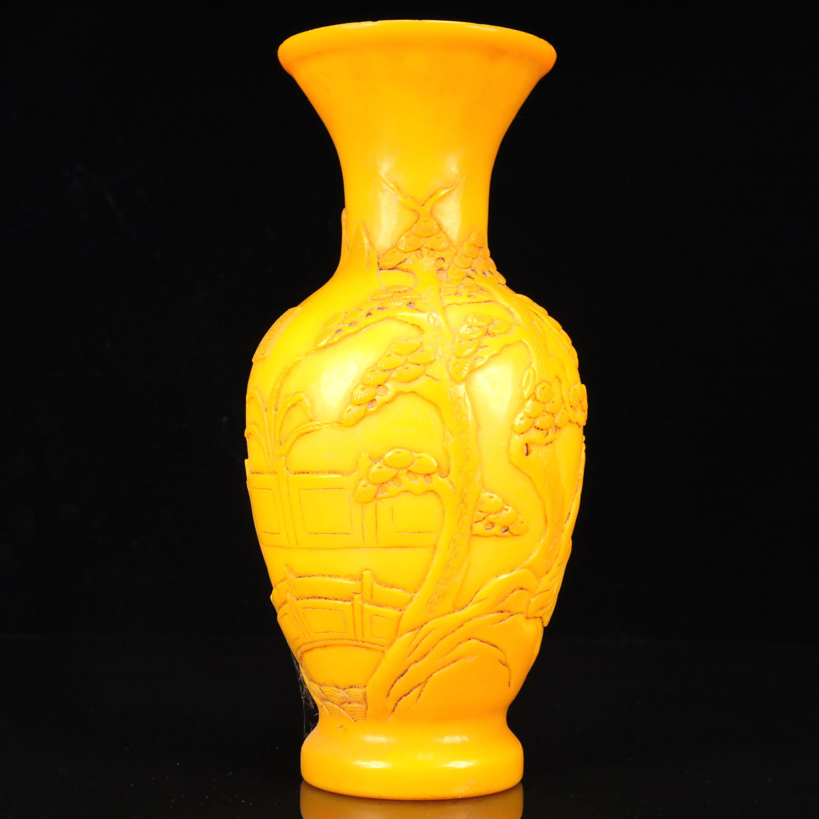 An Exquisite Glass Figure Pattern Vase - 9