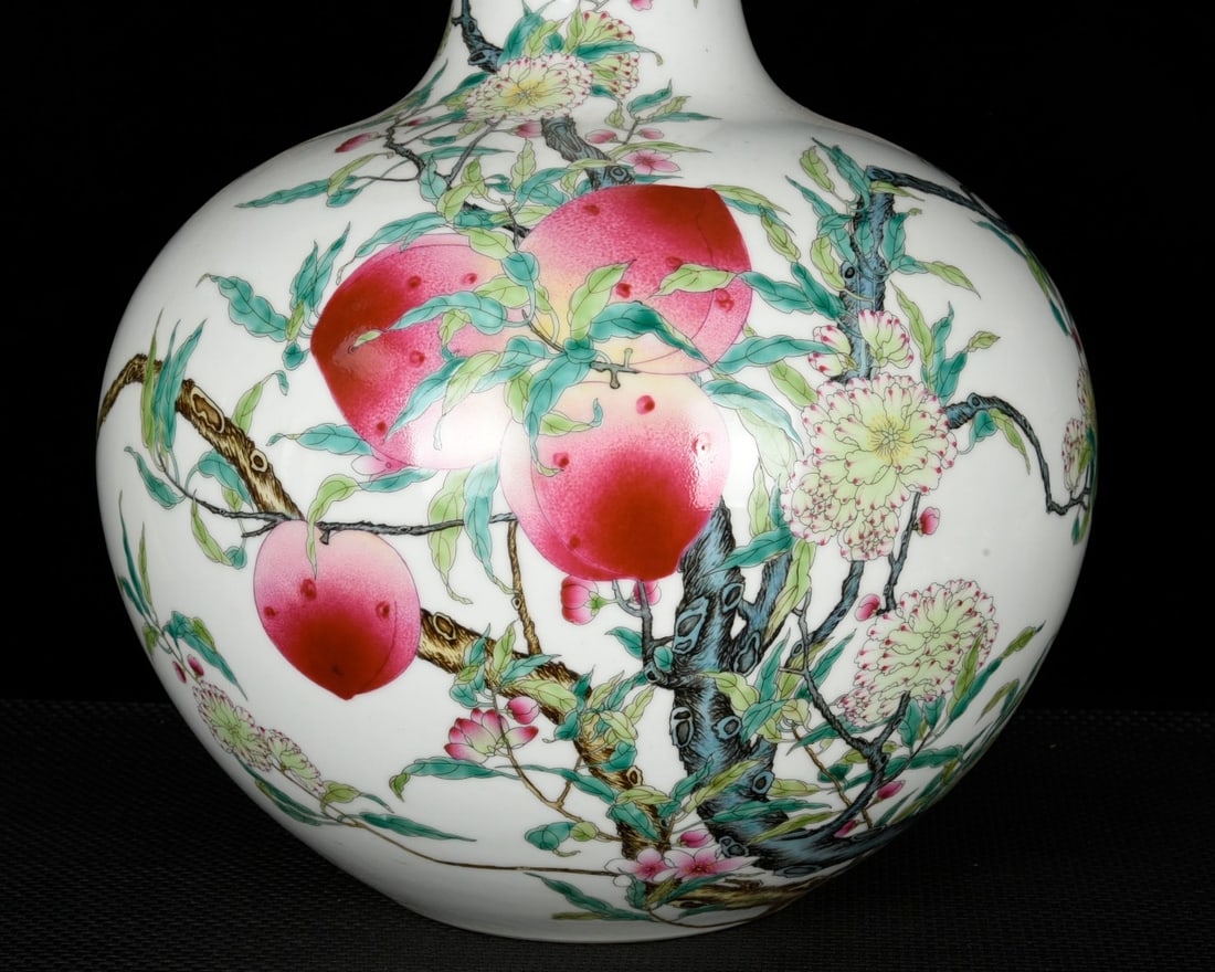 A Huge Enamel Peach Pattern Vase - 3