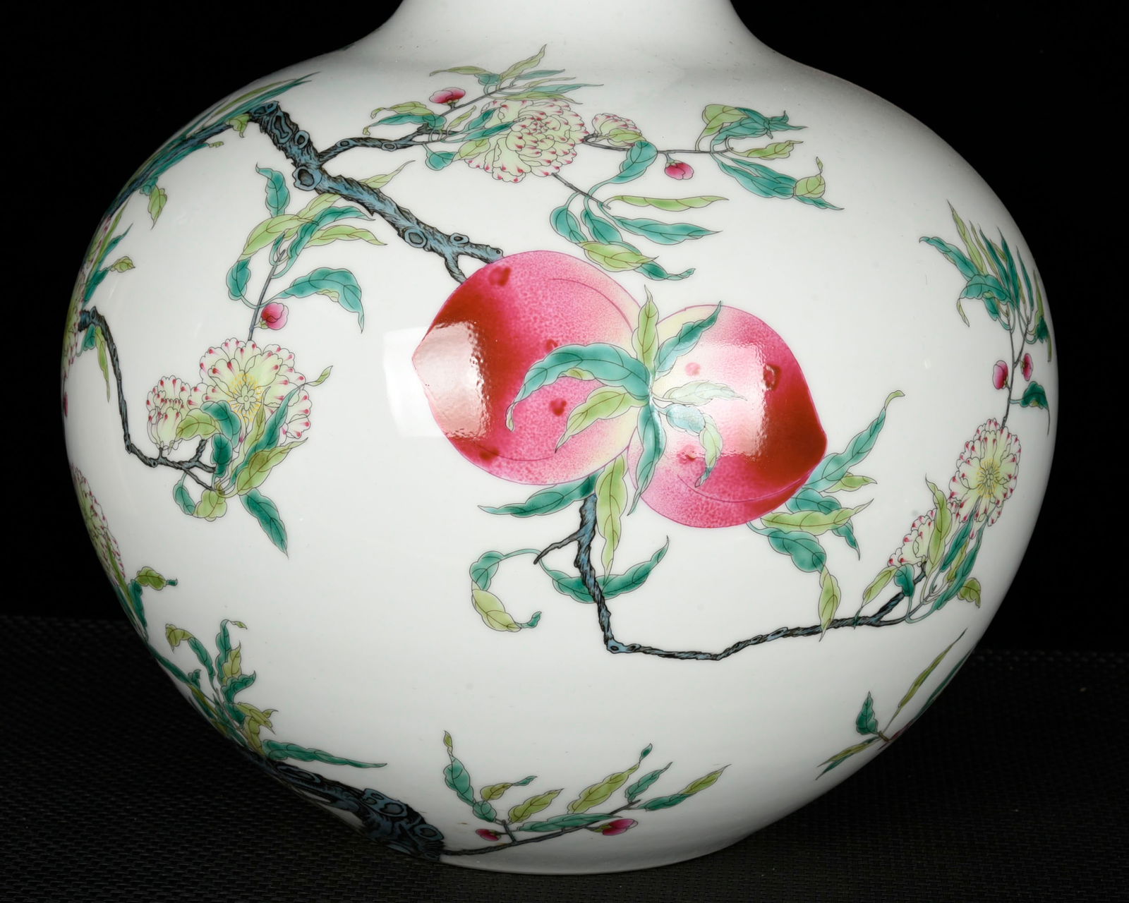 A Huge Enamel Peach Pattern Vase - 7