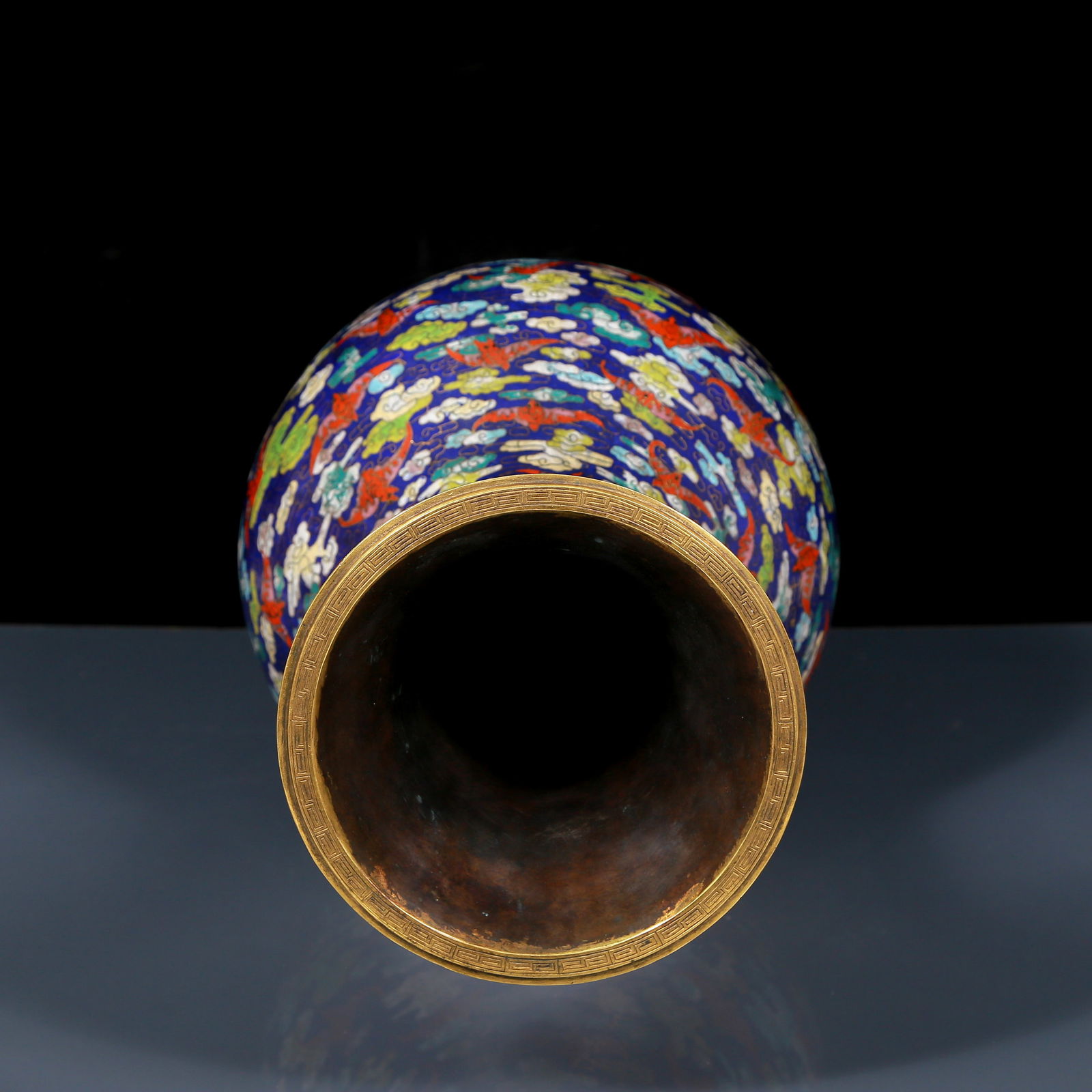 A Huge Cloisonne Auspicious Cloud and Bats Pattern Vase - 6