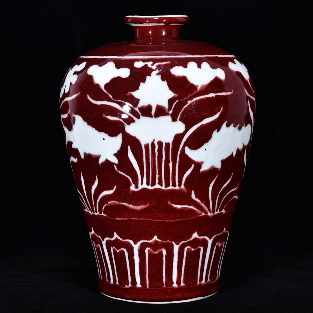 An Exquisite Ji Red Glazed Fish and Algae Pattern Vase (1 of 9)