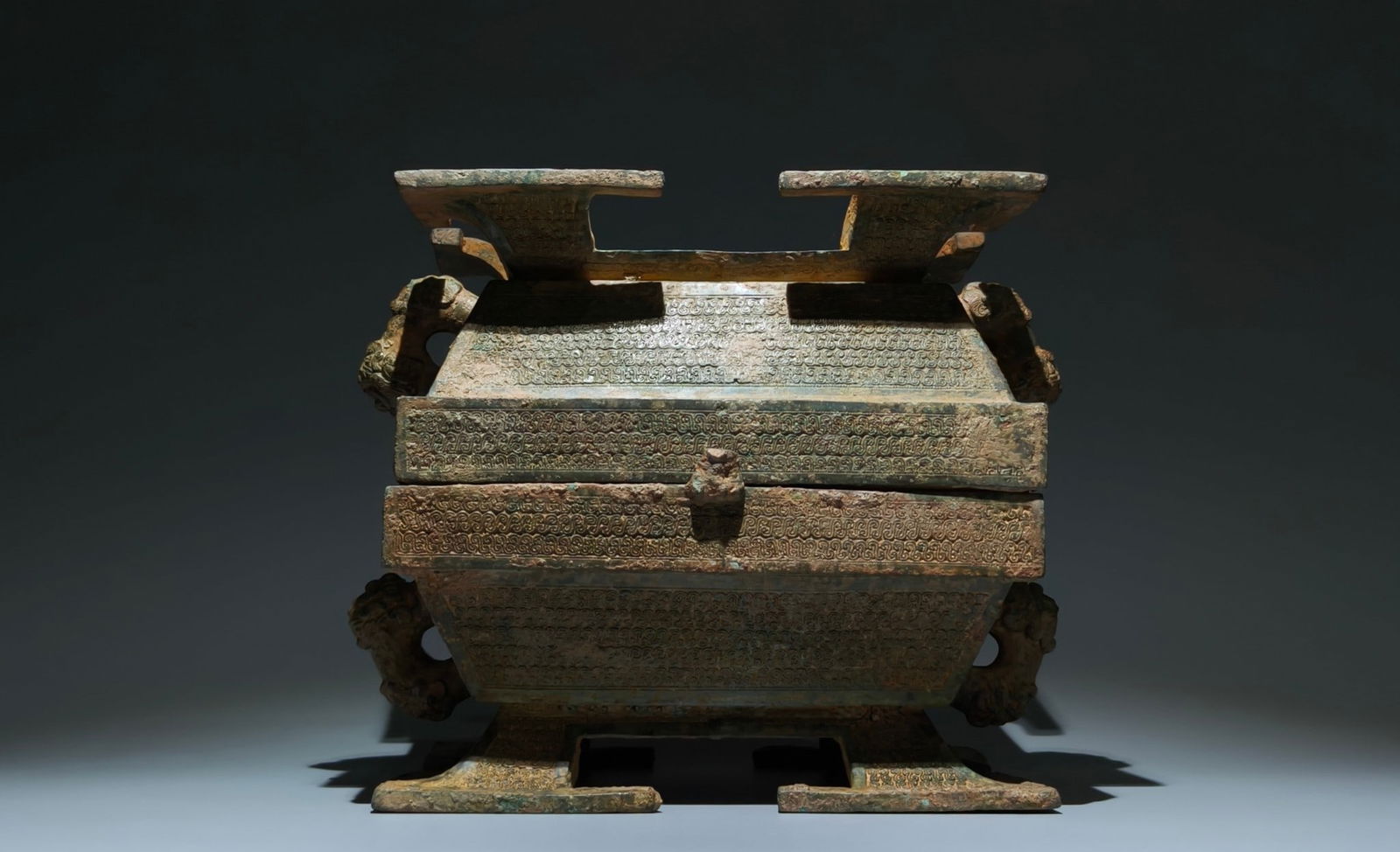 An Archaic Bronze Coiled Serpent Pattern Food Vessel: An Archaic Bronze Coiled Serpent Pattern Food Vessel,the Spring and Autumn in Period in China,Size:9.4inx10.2inx8.3in 青铜蟠虺纹食器,中国春&