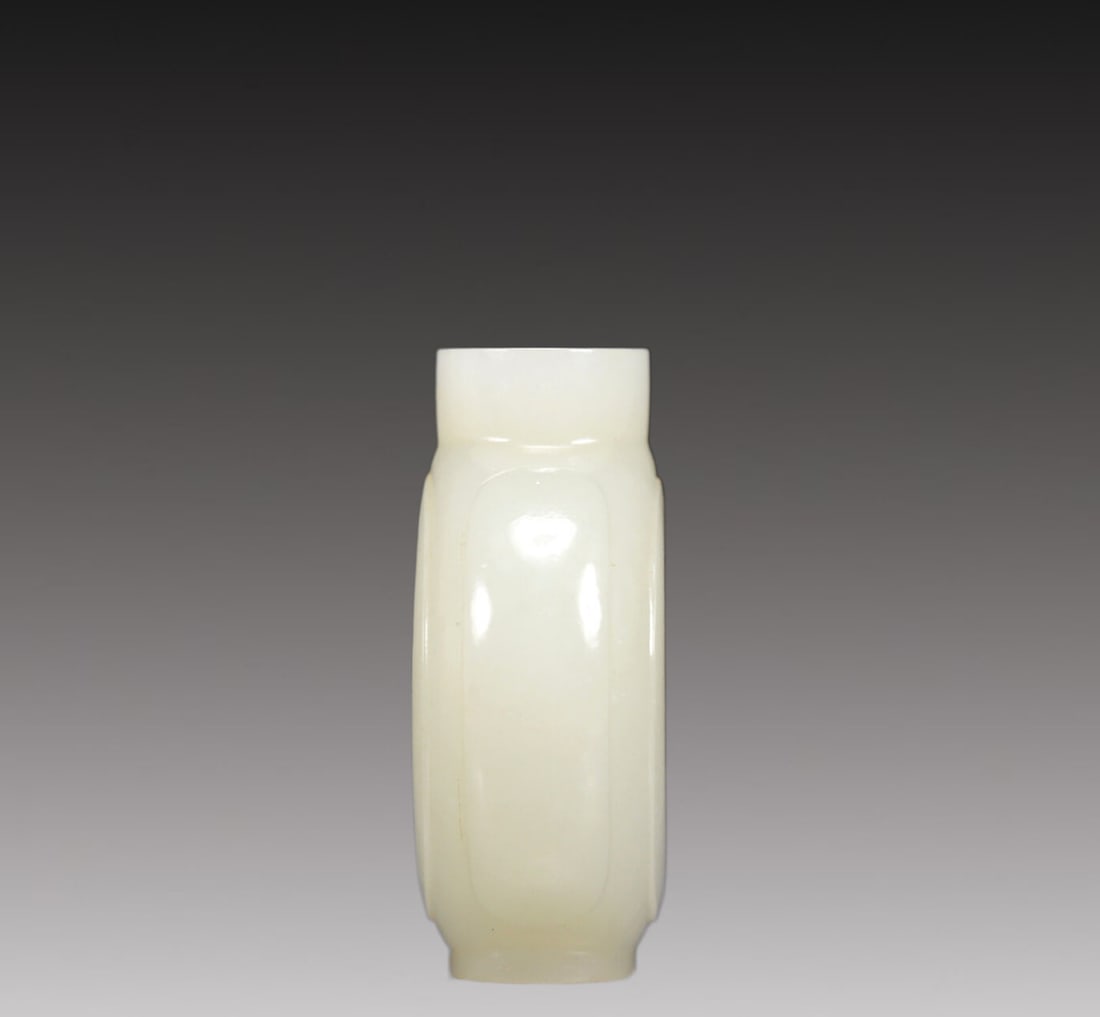 A Precious White Jade Snuff Bottle - 3