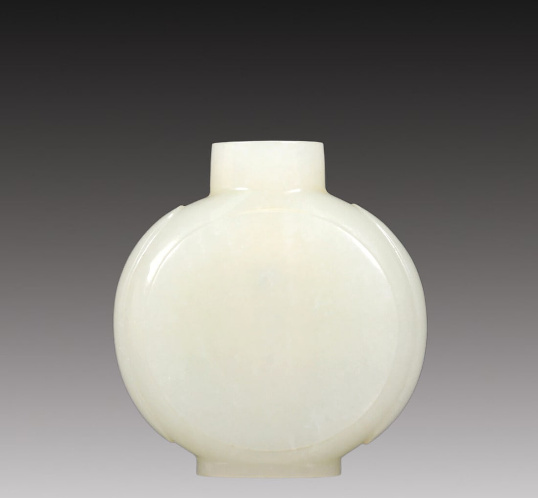 A Precious White Jade Snuff Bottle - 5