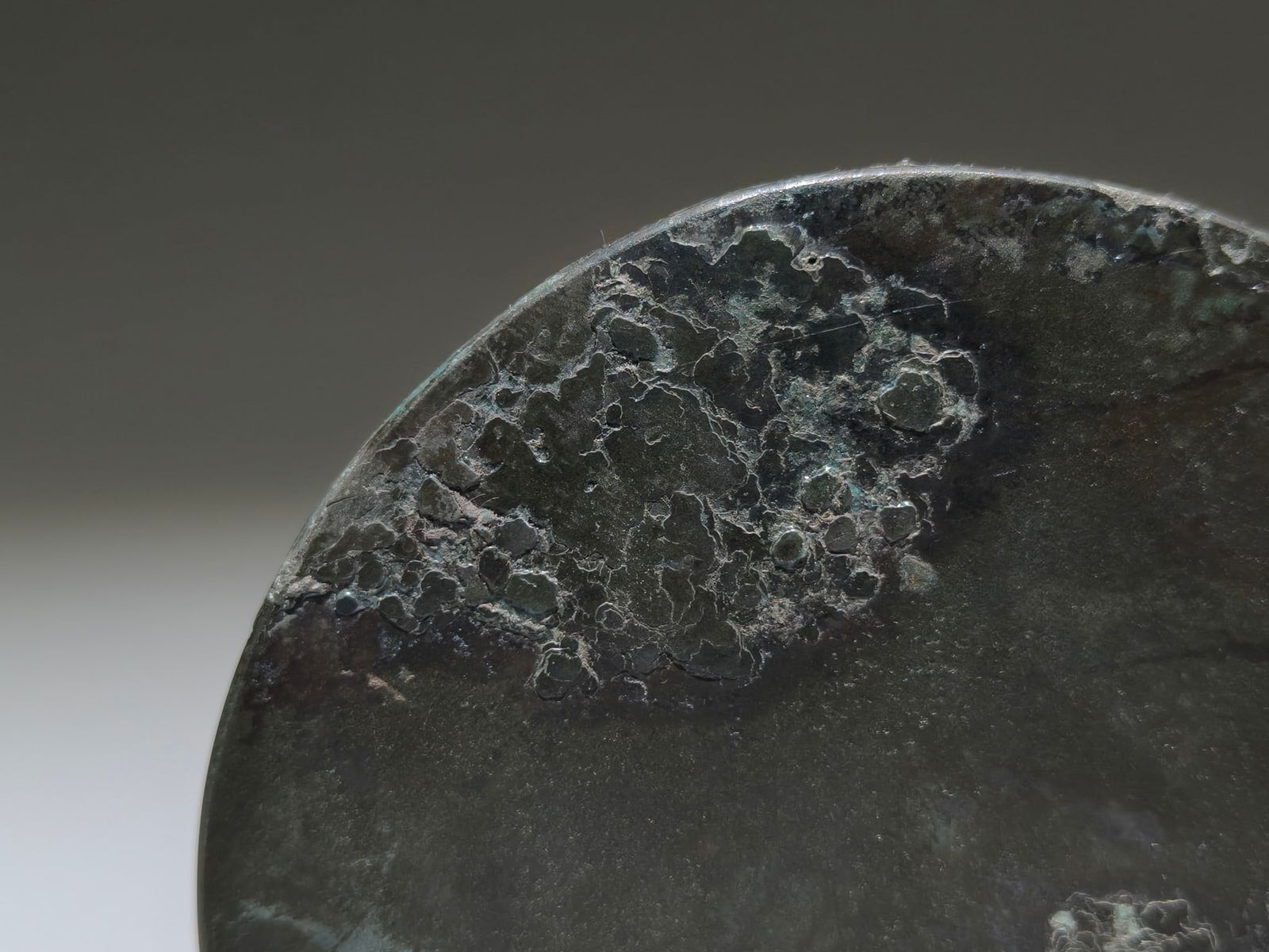 An Archaic Bronze Monkey Pattern Round Mirror - 9