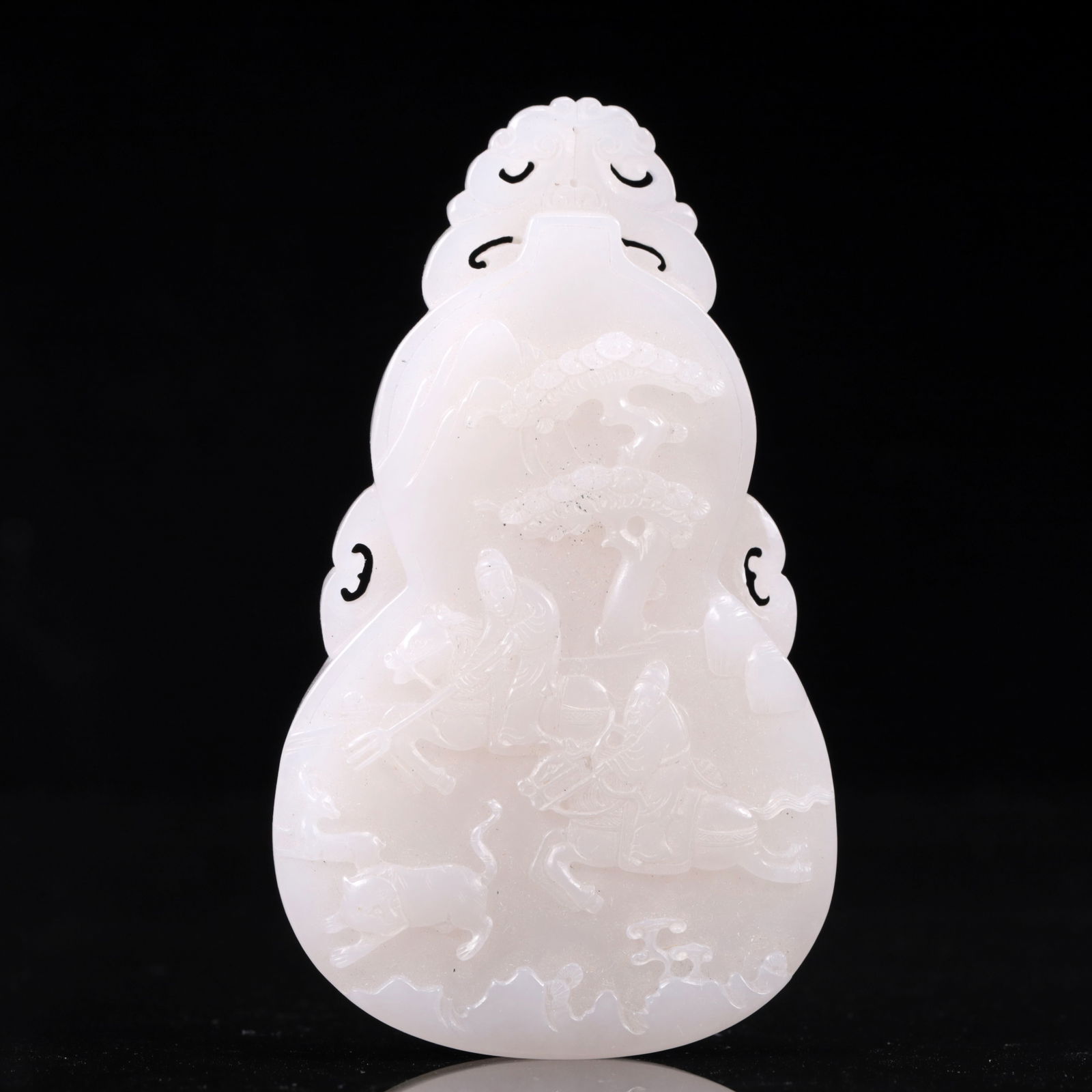 An Exquisite White Jade Figure Pattern Pendant (1 of 6)