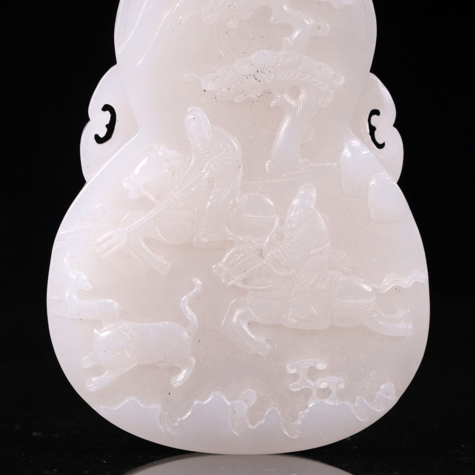 An Exquisite White Jade Figure Pattern Pendant - 3