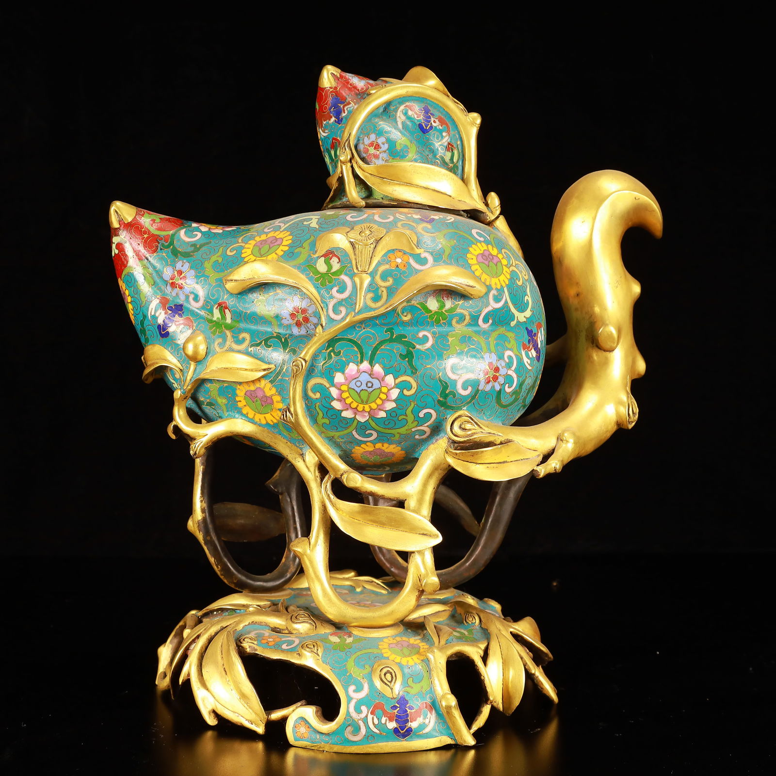 A Rare Cloisonne Bats and Peach Pattern Censer: A Rare Cloisonne Bats and Peach Pattern Censer,(A type of enamelware with metal wires separating colored glaze, originating in China),Qing Dynasty,China,Qianlong Four-character