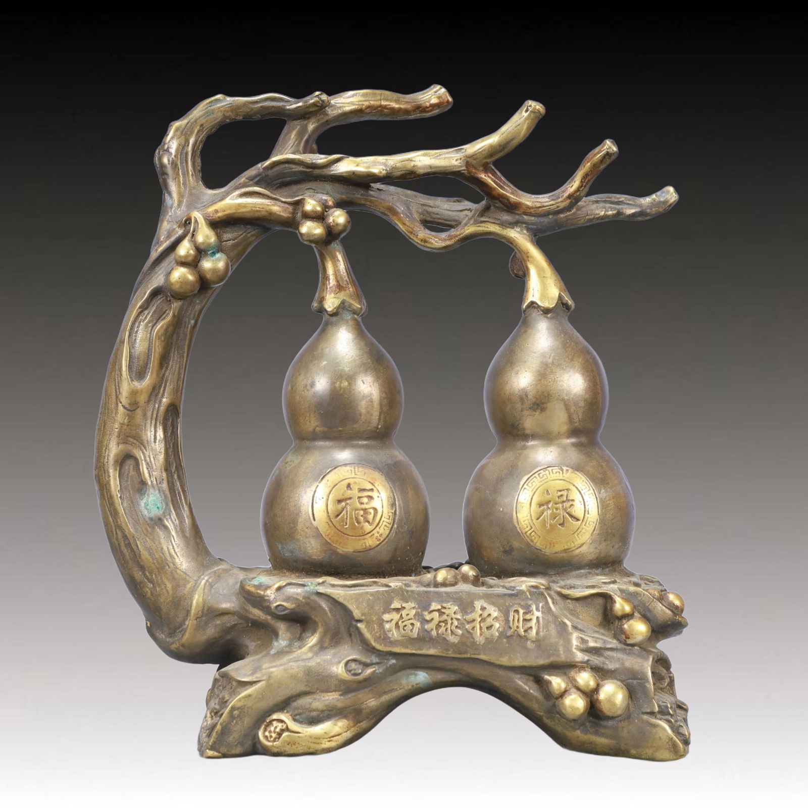 A Rare Gilt Silver Gourd Ornament: A Rare Gilt Silver Gourd Ornament,Tang Dynasty, China,Size:9.1inx4.3inx11.8in,Weight:3600g 银鎏金葫芦摆件,中国唐代