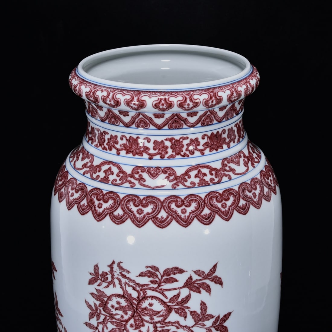A Huge Underglaze-Red Fruit Pattern Vase - 4