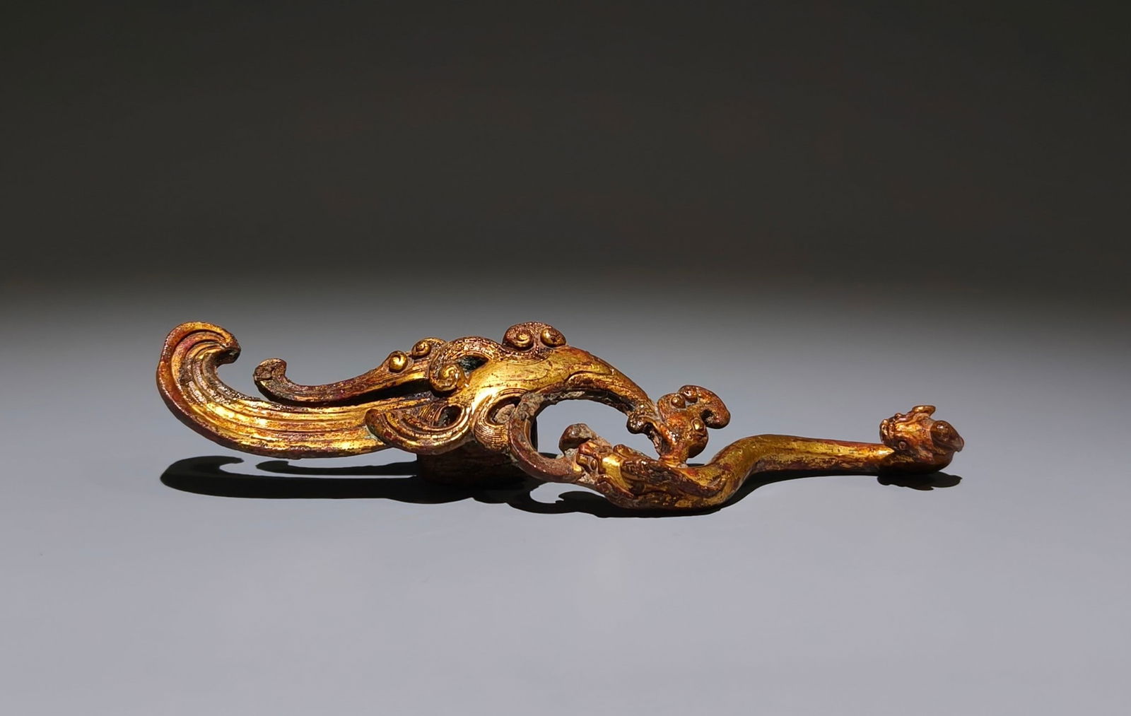 An Exquisite Gilt Bronze Dragon Phoenix Pattern Hook (1 of 9)