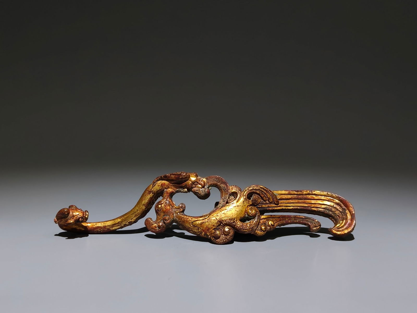 An Exquisite Gilt Bronze Dragon Phoenix Pattern Hook - 6