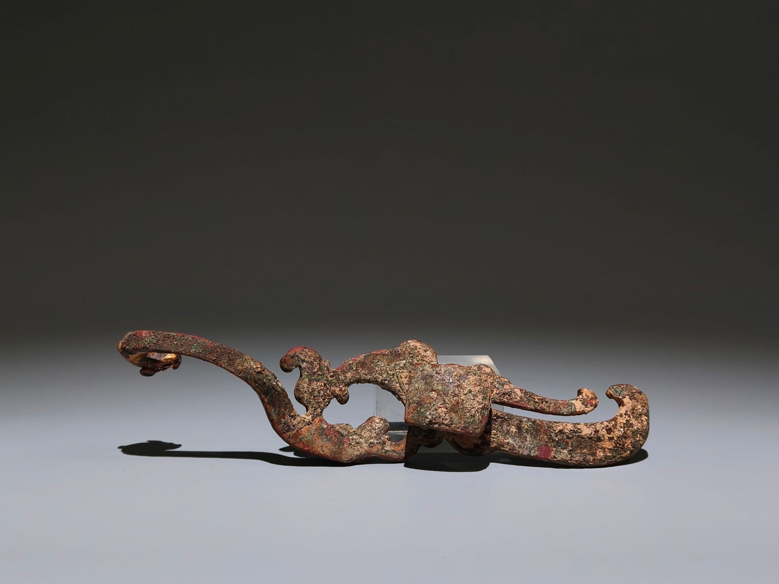 An Exquisite Gilt Bronze Dragon Phoenix Pattern Hook - 8