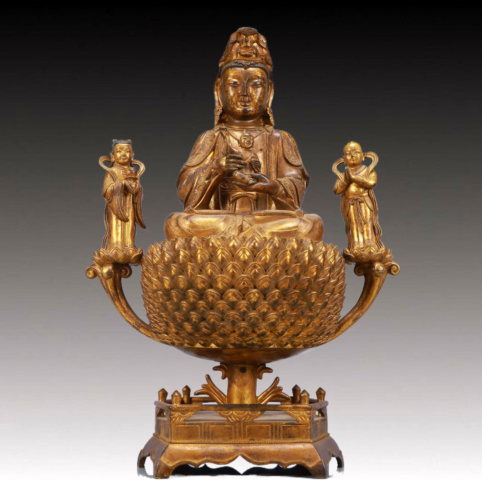 A Solemn Gilt Bronze Statue of Avalokitesvara: A Solemn Gilt Bronze Statue of Avalokitesvara, Qing Dynasty, China, Size:33x20x19.7in, Weight:12200g 铜鎏金观音像,中国清代