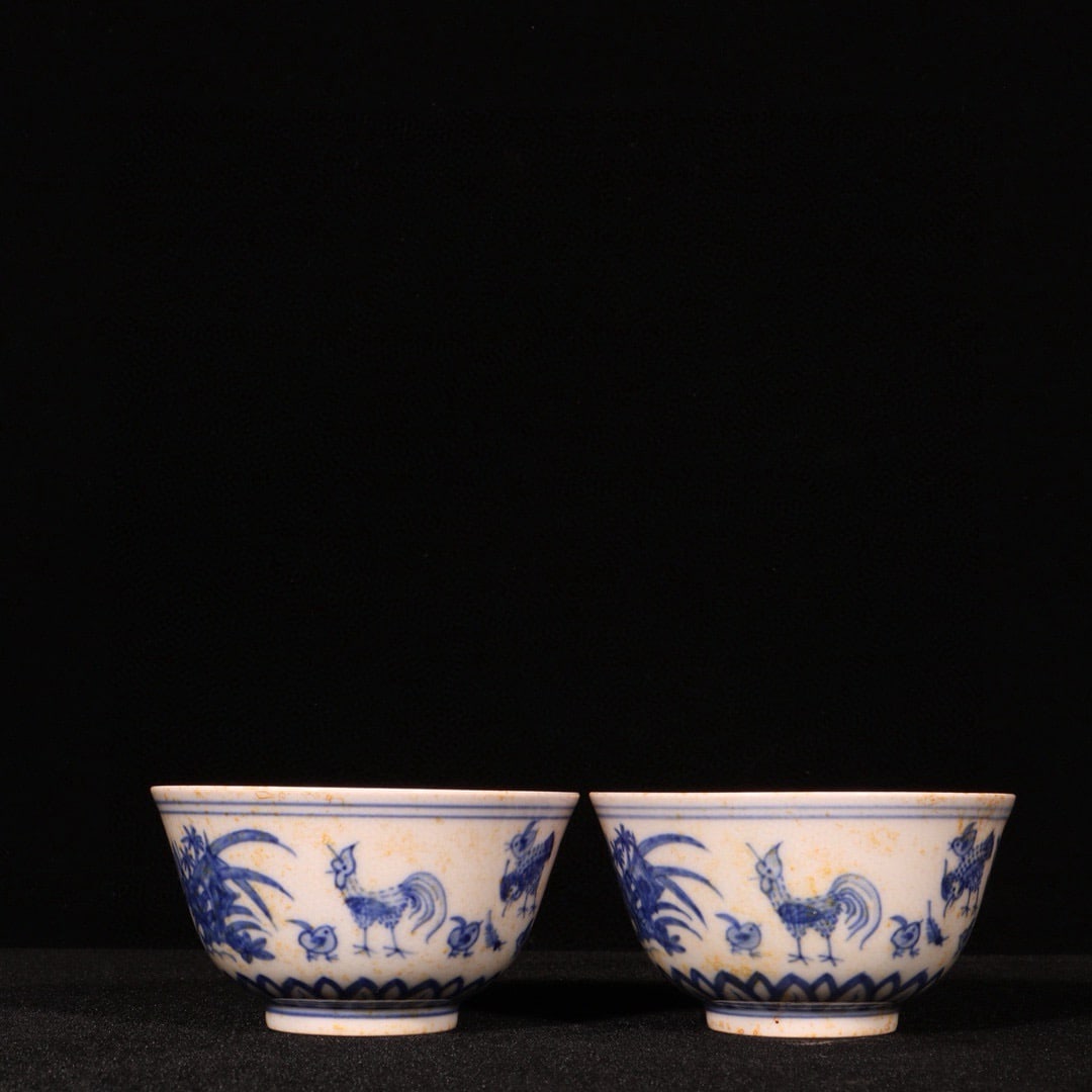 A Pair of Exquisite Blue and White Flower and Rooster Pattern Cups (1 of 9)