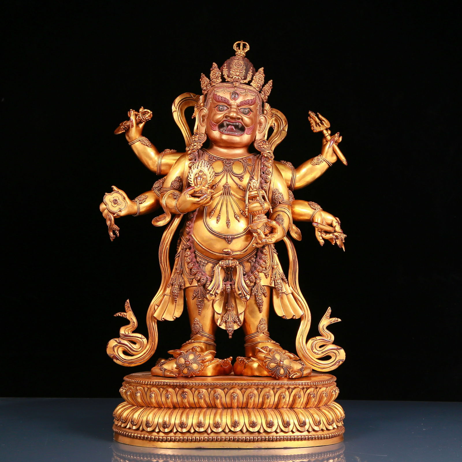 A solemn gilt bronze Vajra statue (1 of 13)