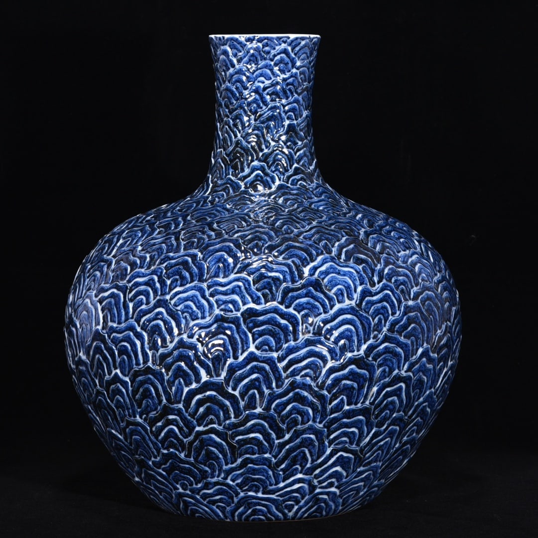 A Huge Blue and White Seawater Pattern Vase (1 of 9)