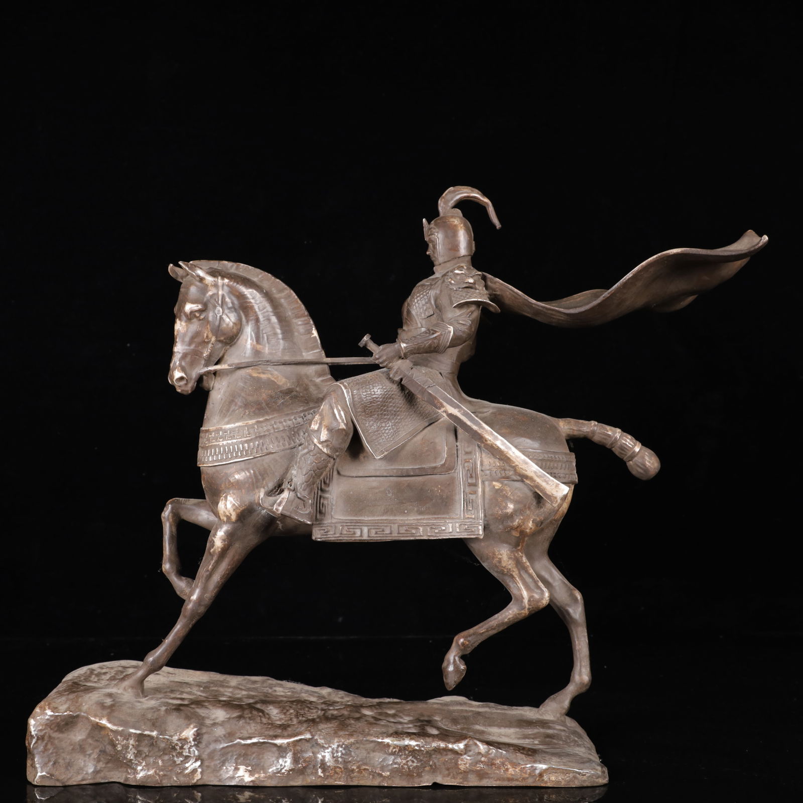 An Exquisite Silver Figure Riding Horse Ornament (1 of 15)