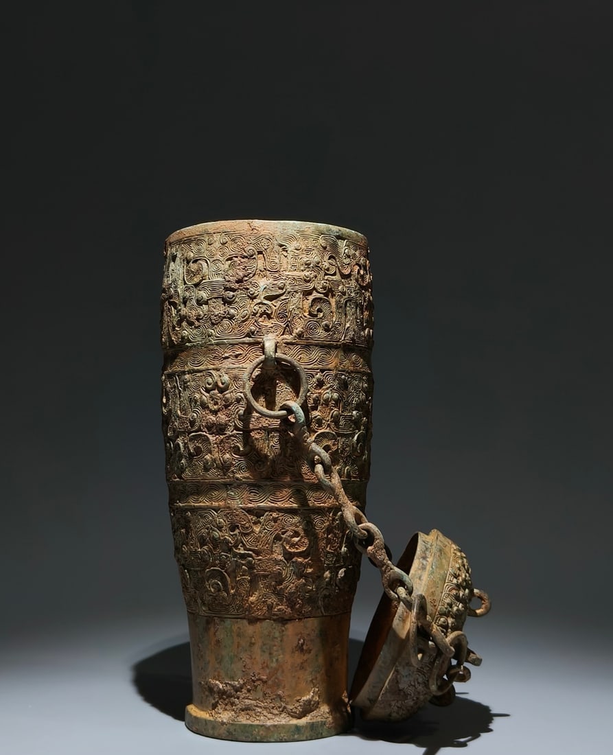 An Archaic Bronze Chi-Dragon Pattern Ewer - 7