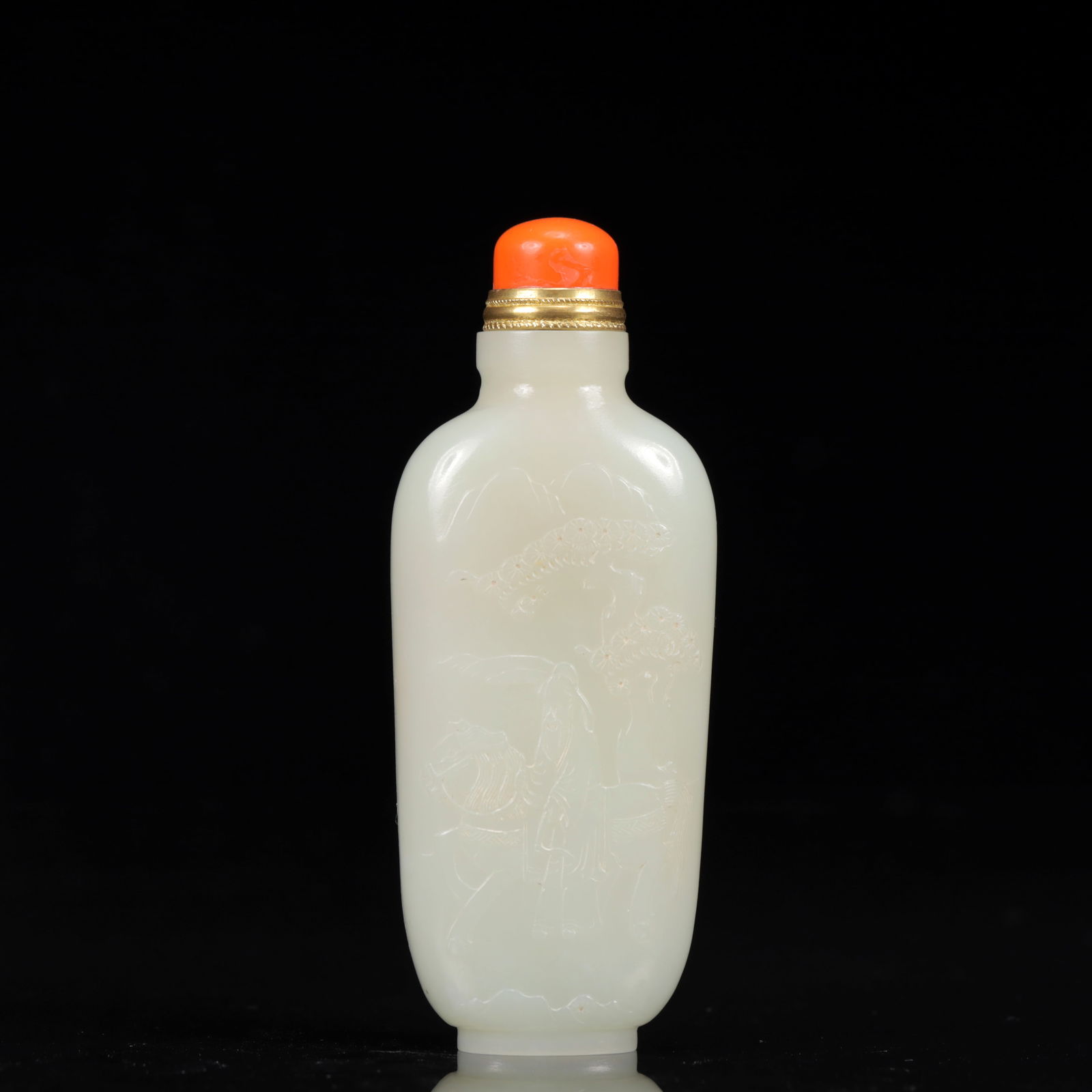 An Exquisite White Jade Figure Pattern Snuff Bottle (1 of 8)