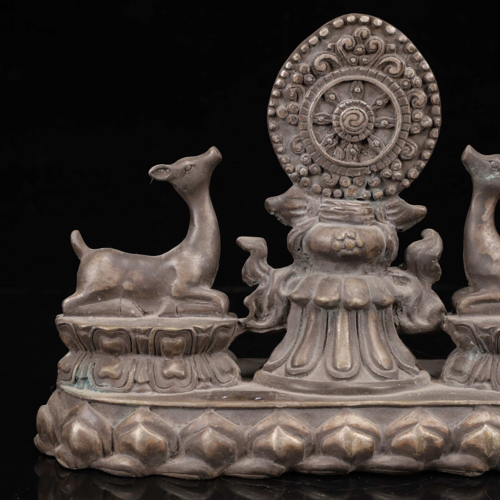 An Exquisite Silver Deer Ornament - 2