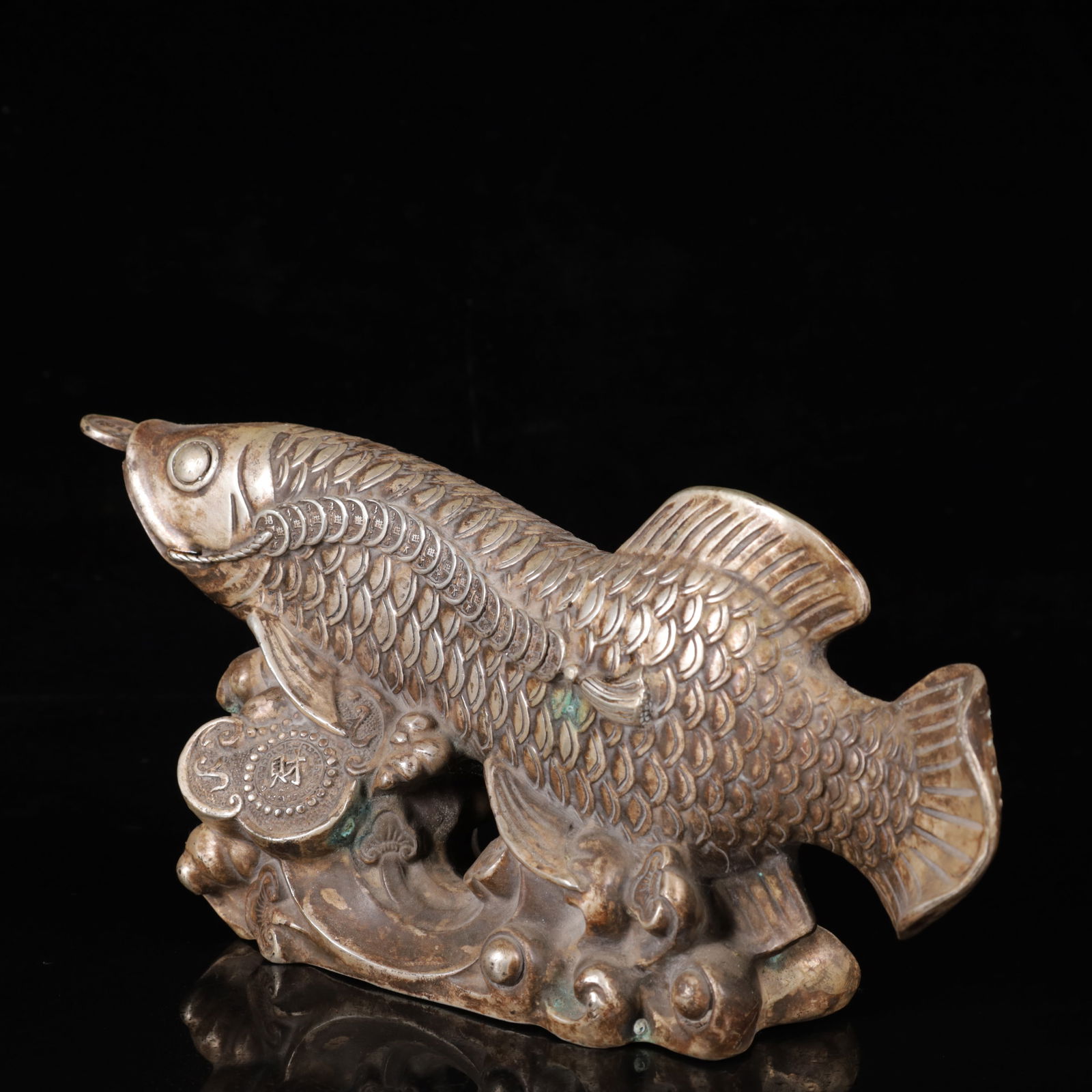 An Exquisite Silver Fish Ornament - 9