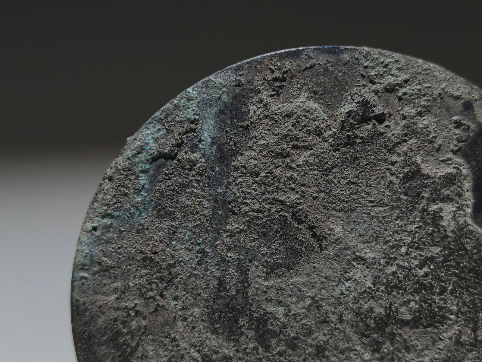 An Archaic Bronze Bird Pattern Round Mirror - 9