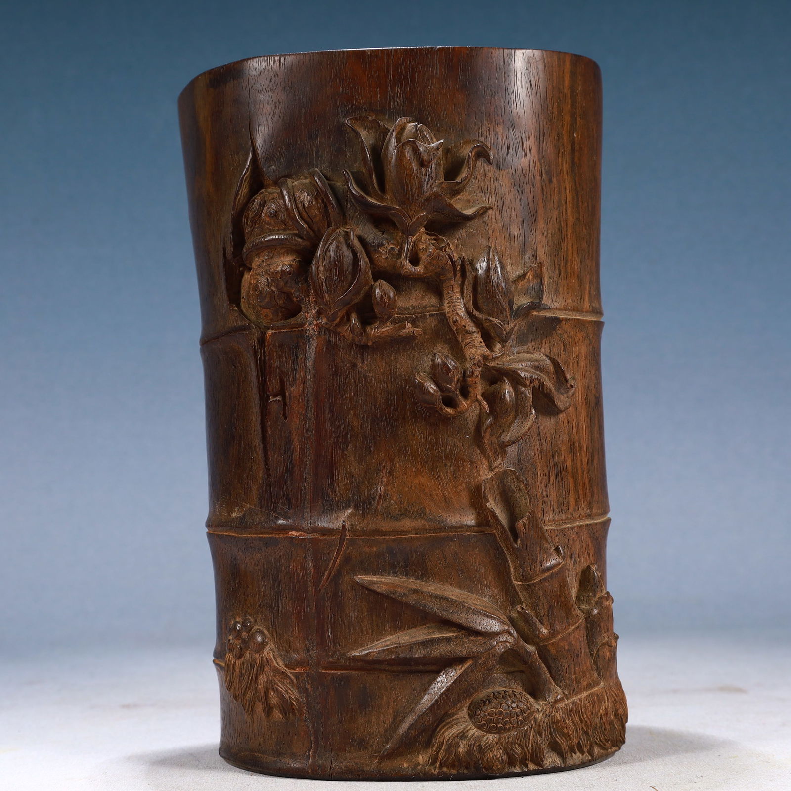 An Exquisite Bamboo Flower Pattern Brush Pot,With Poem: An Exquisite Bamboo Flower Pattern Brush Pot,With Poem,Qing Dynasty, China,Size:5.9inx4.7inx9.1in,Weight:2850g 