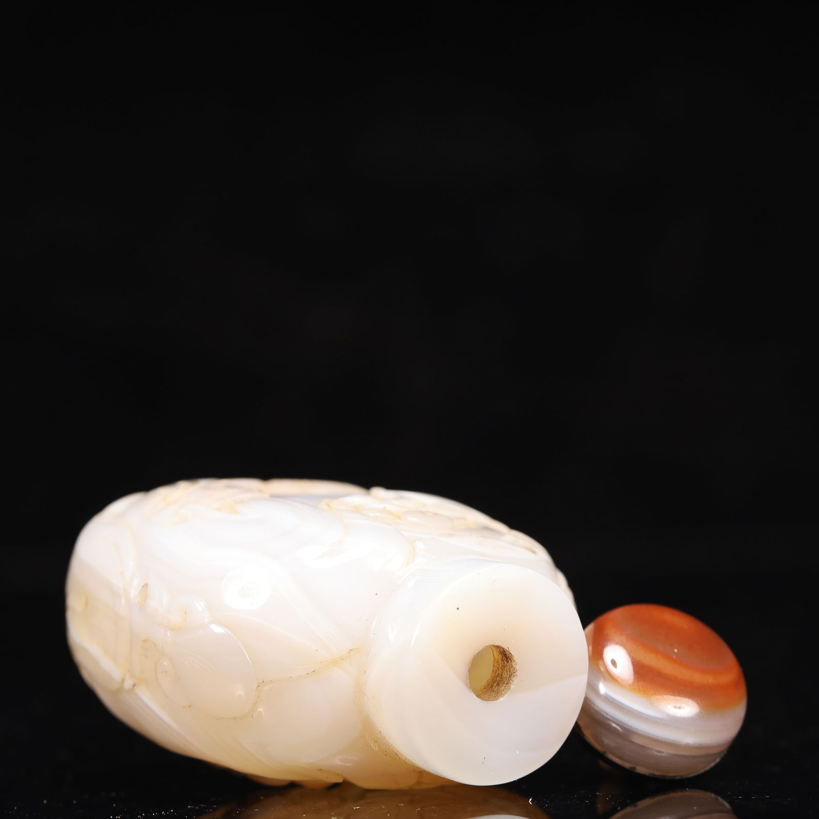 An Exquisite Agate Landscape and Figure Pattern Snuff Bottle - 8