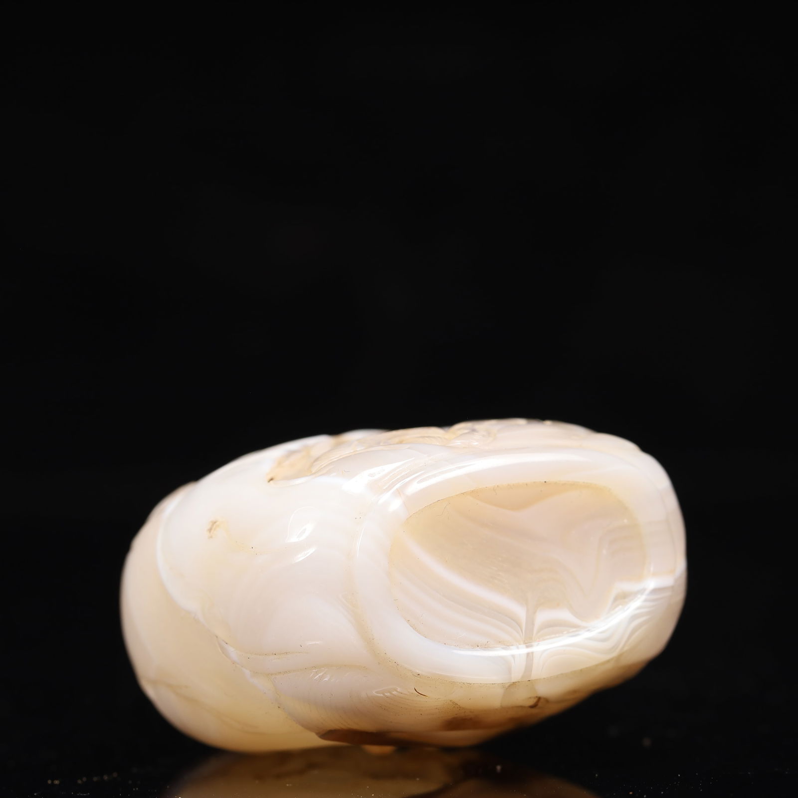 An Exquisite Agate Landscape and Figure Pattern Snuff Bottle - 9